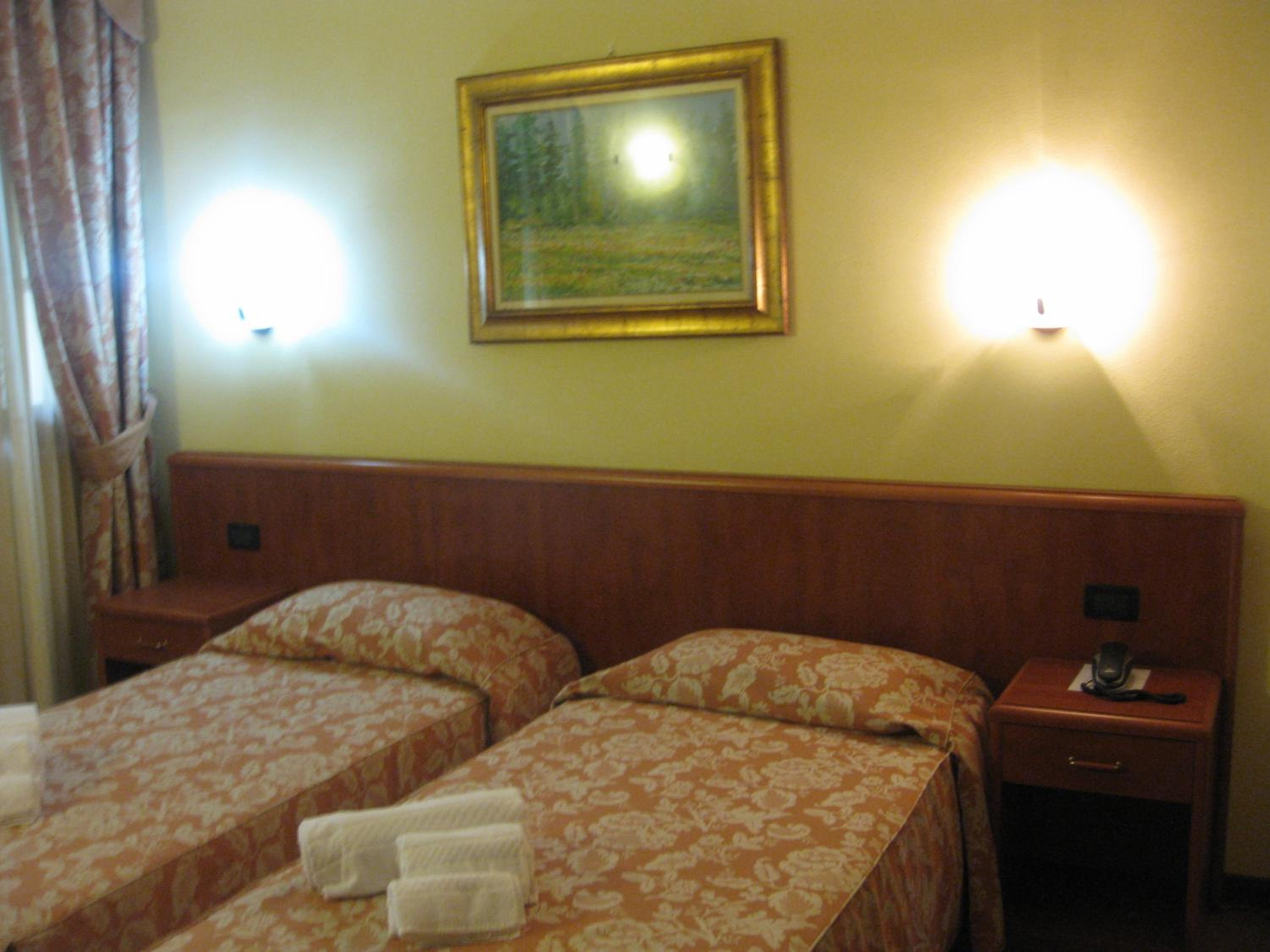 Twin Room with Balcony photo 2