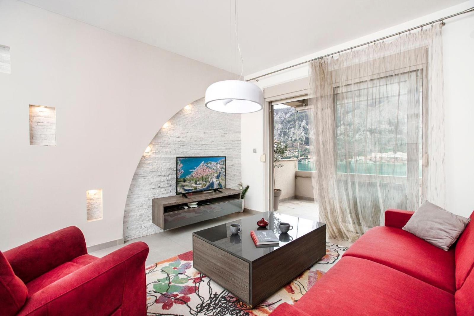 Deluxe Apartment with Balcony and Sea View - Photo 1