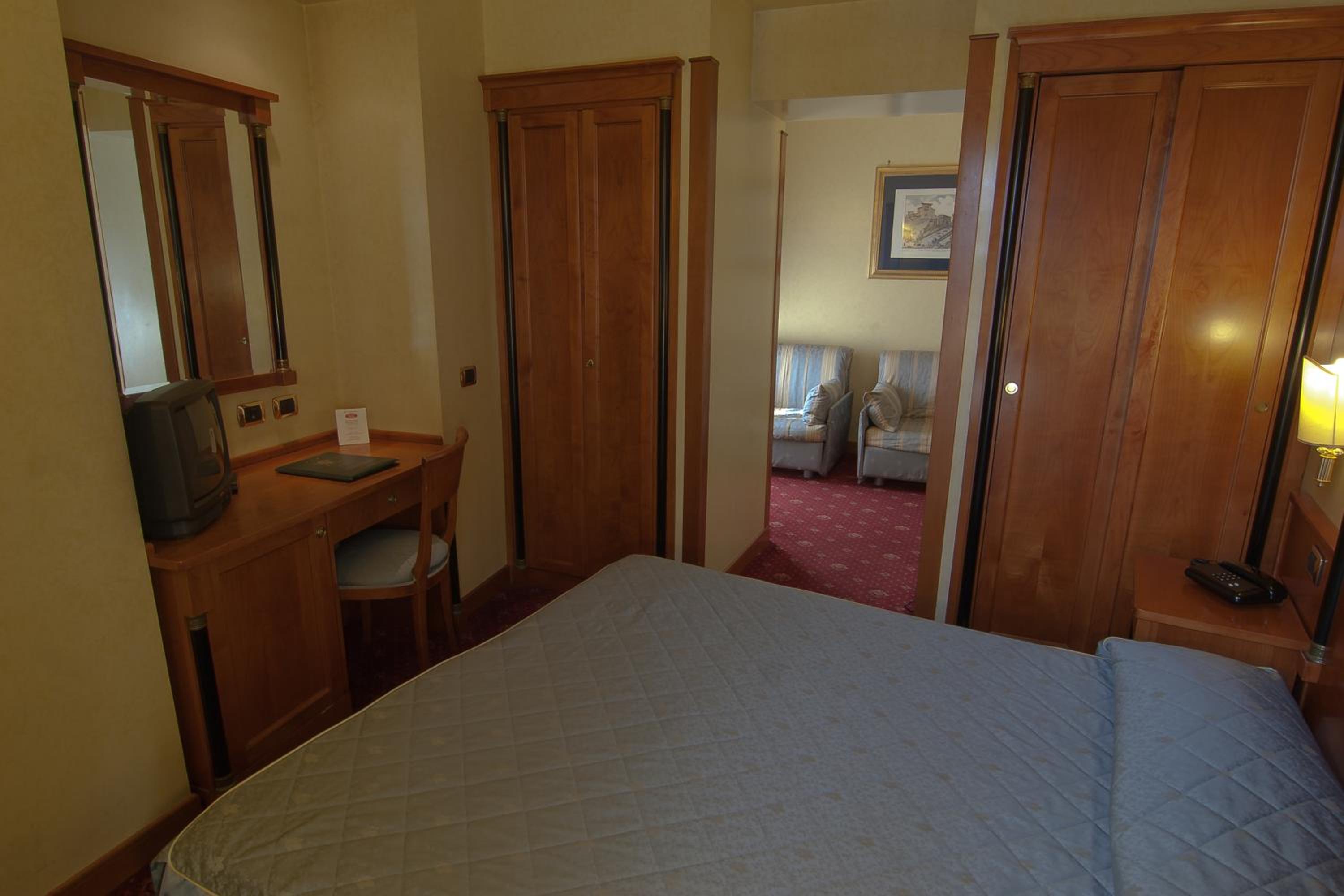 Economy Quadruple Room photo 1