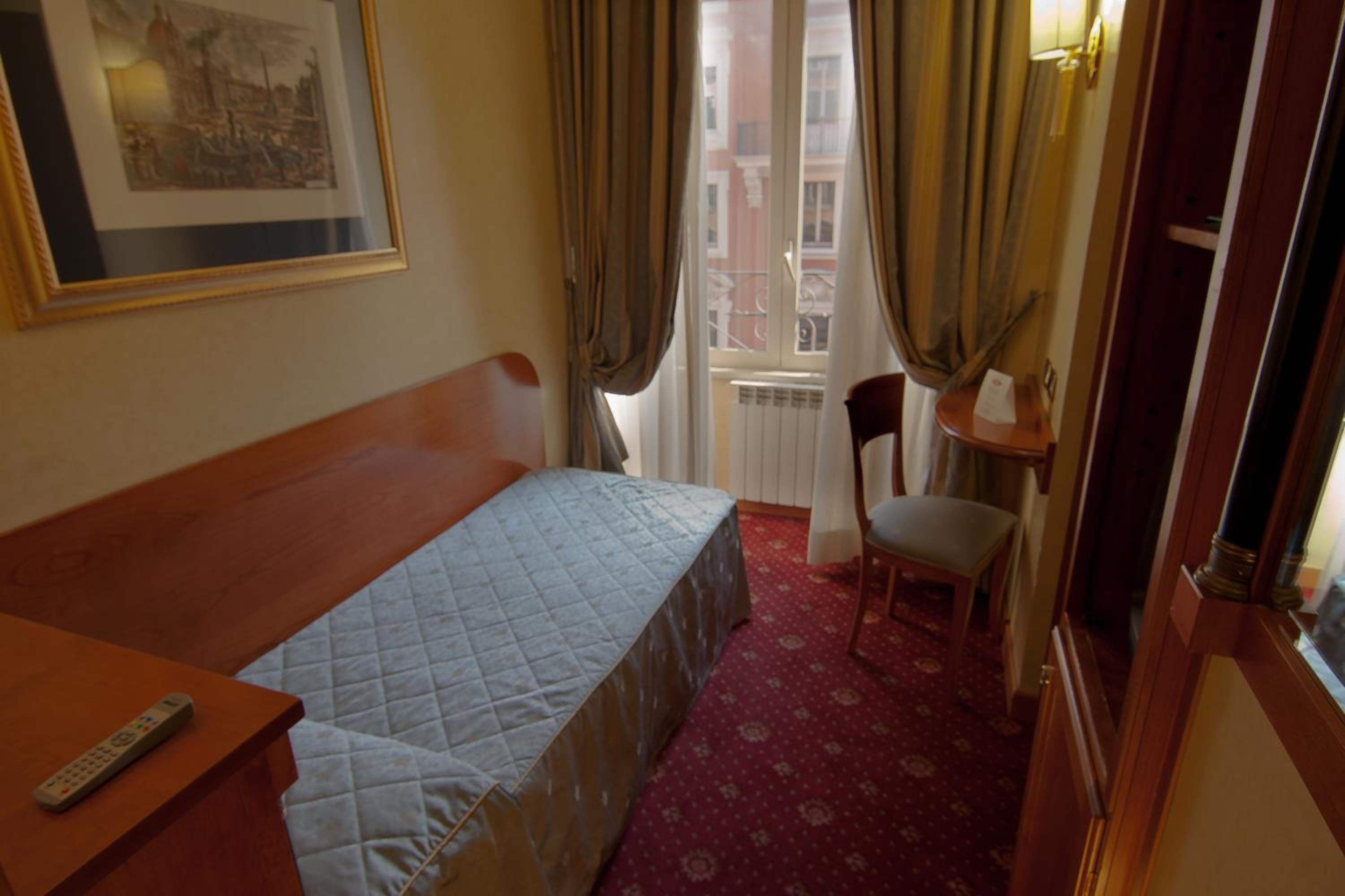 Single Room photo 1