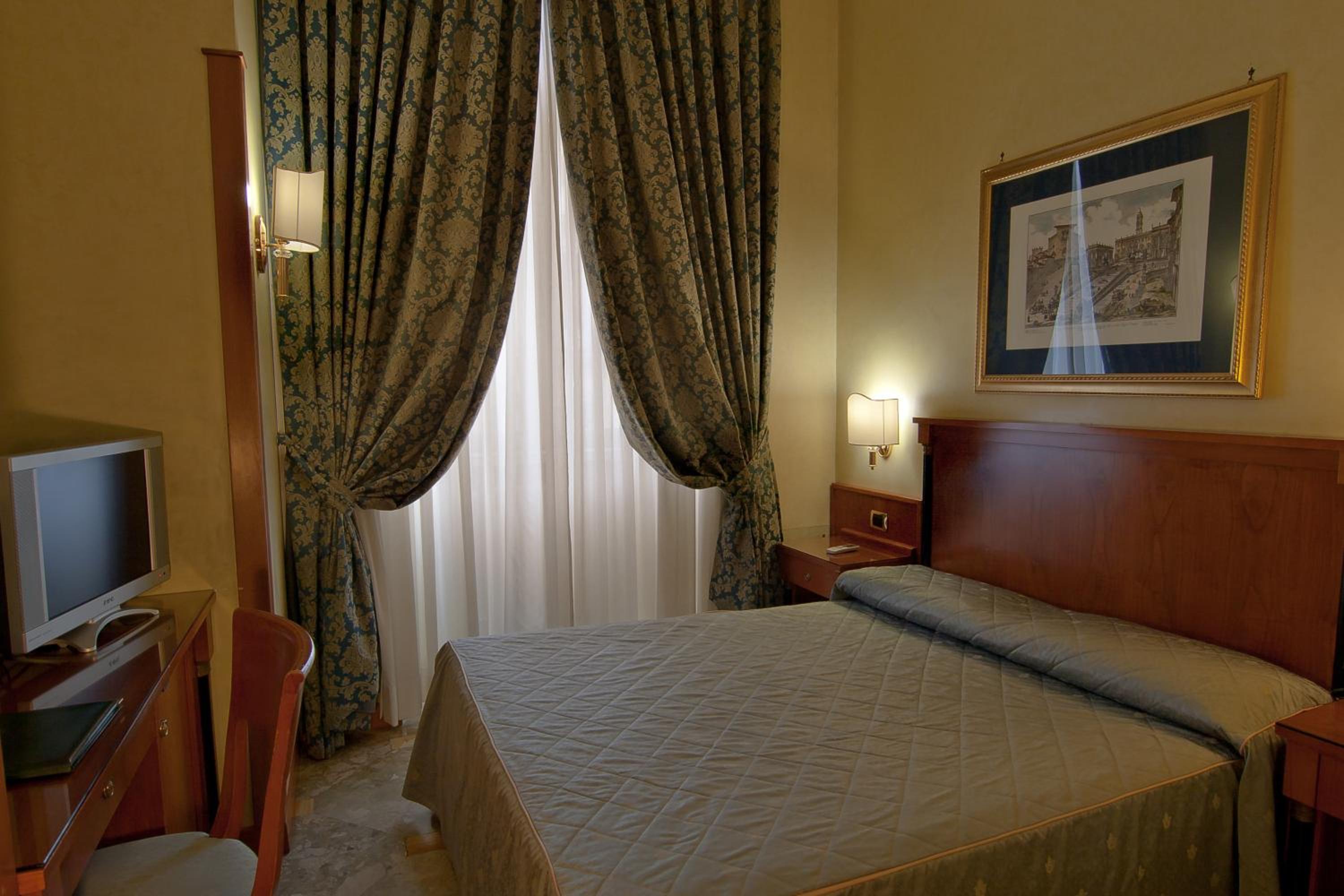 Two Connecting Rooms photo 1