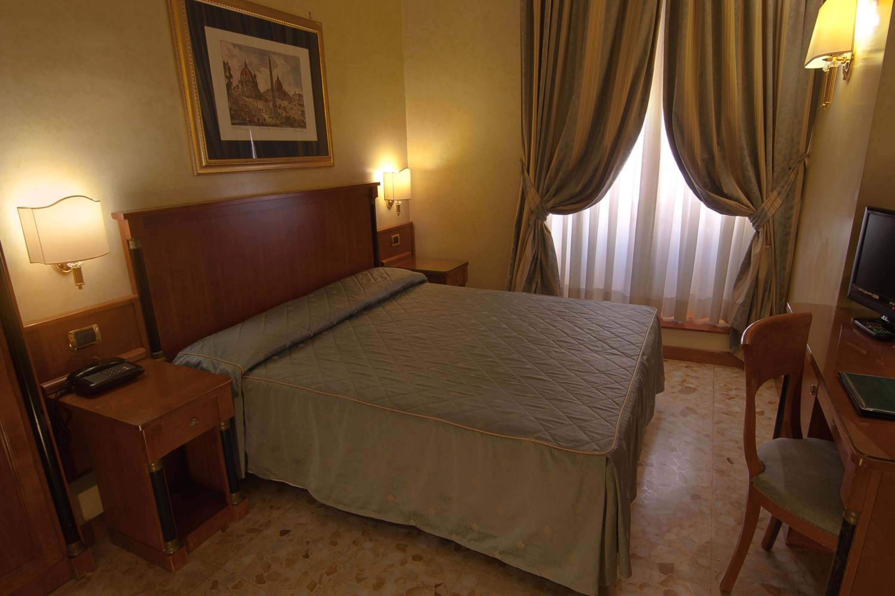 Two Connecting Rooms photo 3