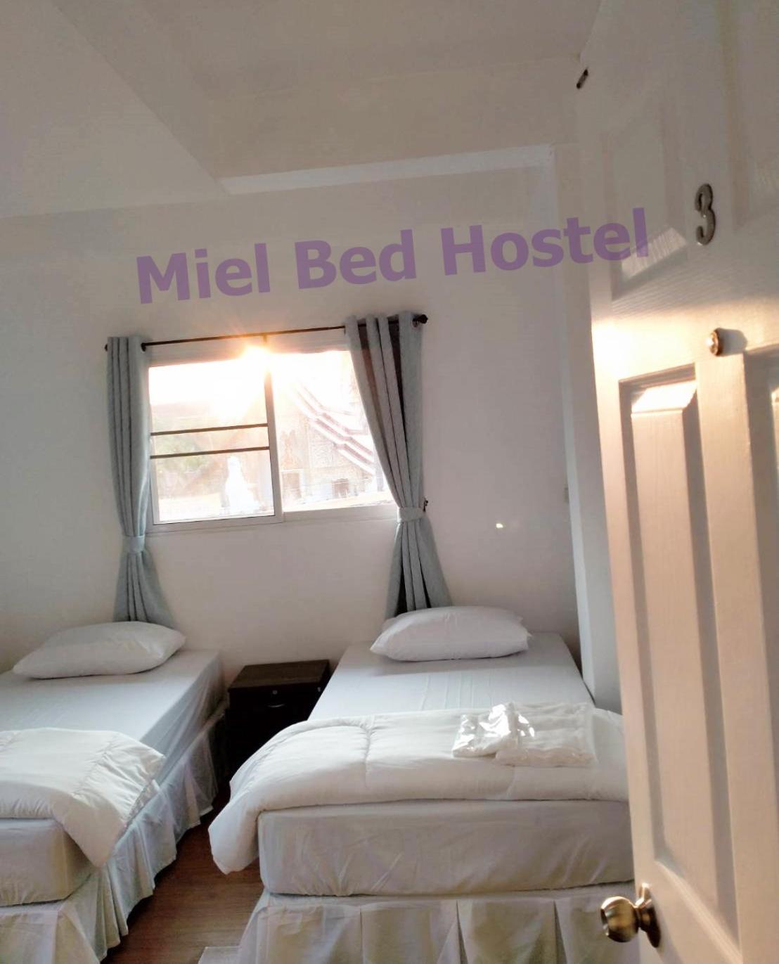 Twin Room with Private Bathroom - Photo 8