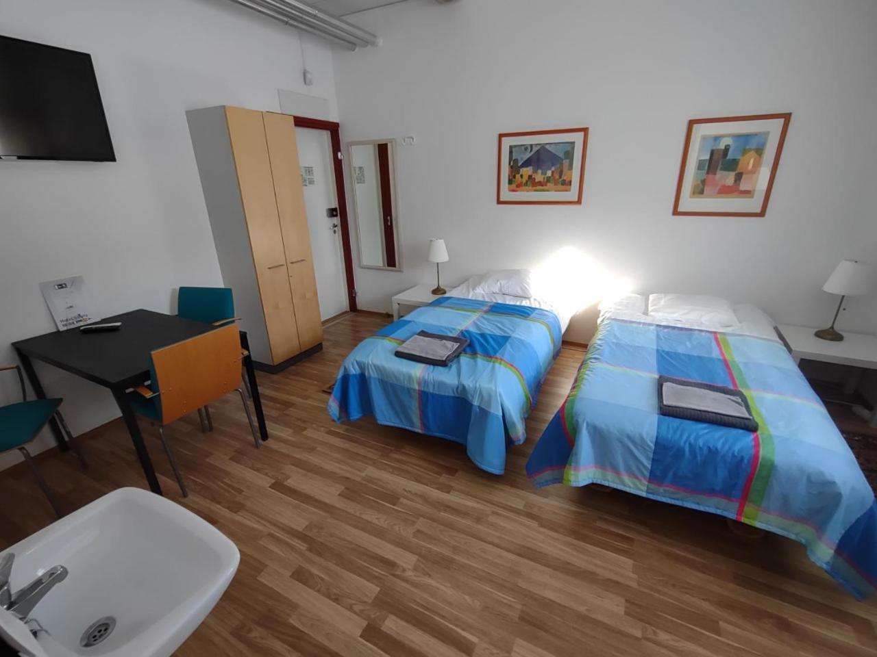 Triple Room with Private Bathroom - Photo 3