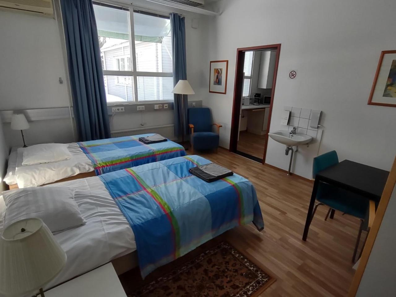 Triple Room with Private Bathroom - Photo 2