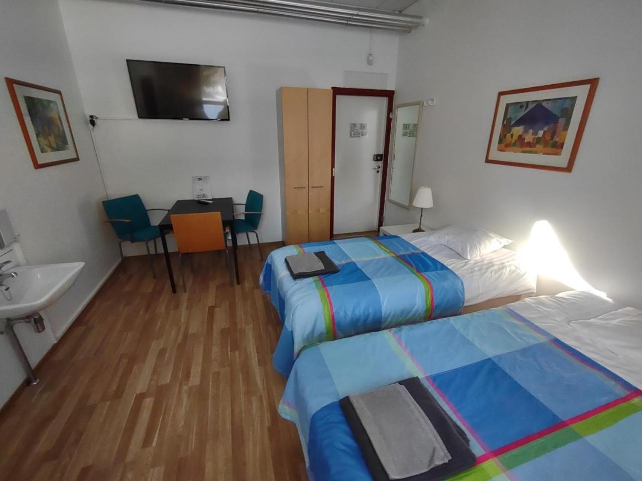 Triple Room with Private Bathroom - Photo 1