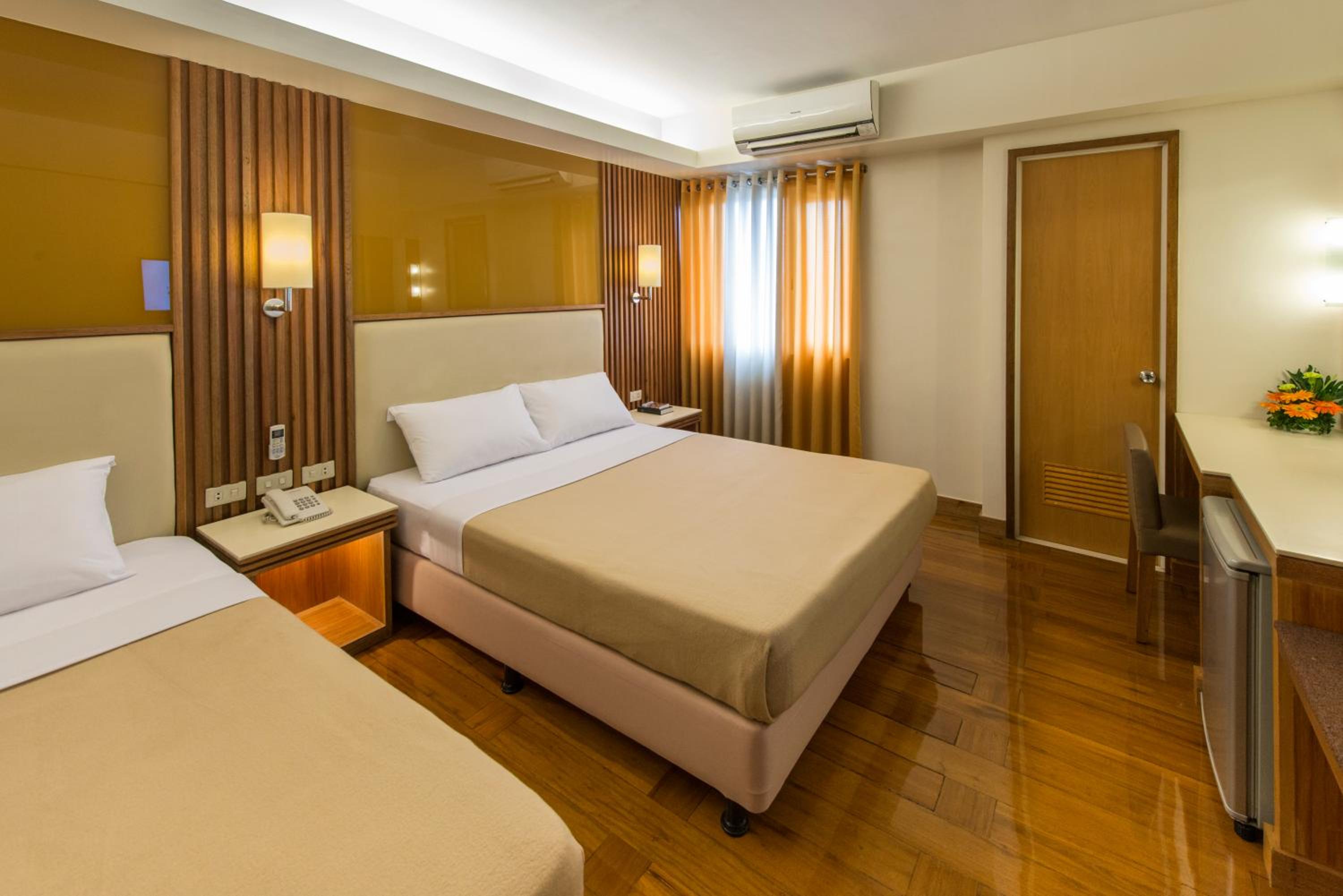 Standard Twin Room - P. Zamora Wing