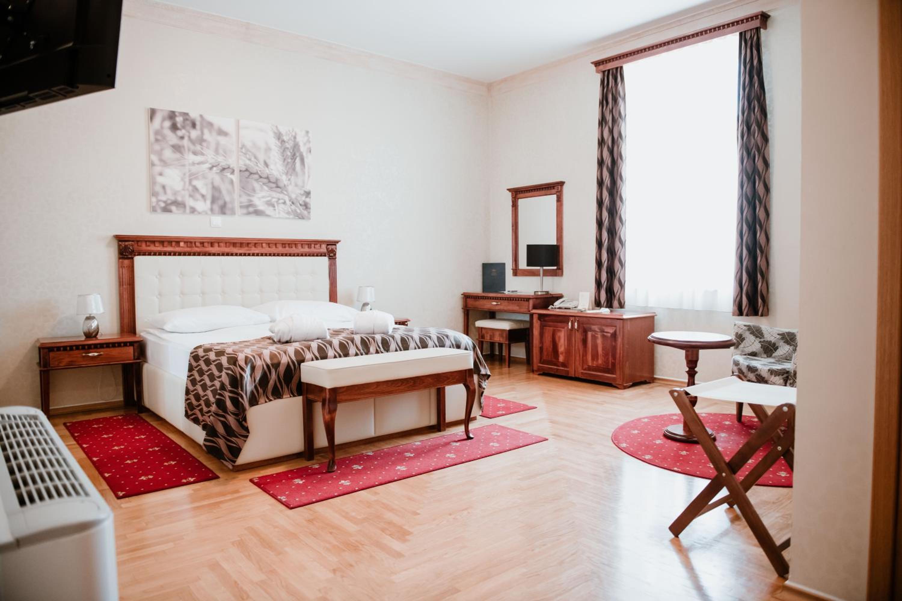 Deluxe Double Room - Photo 1