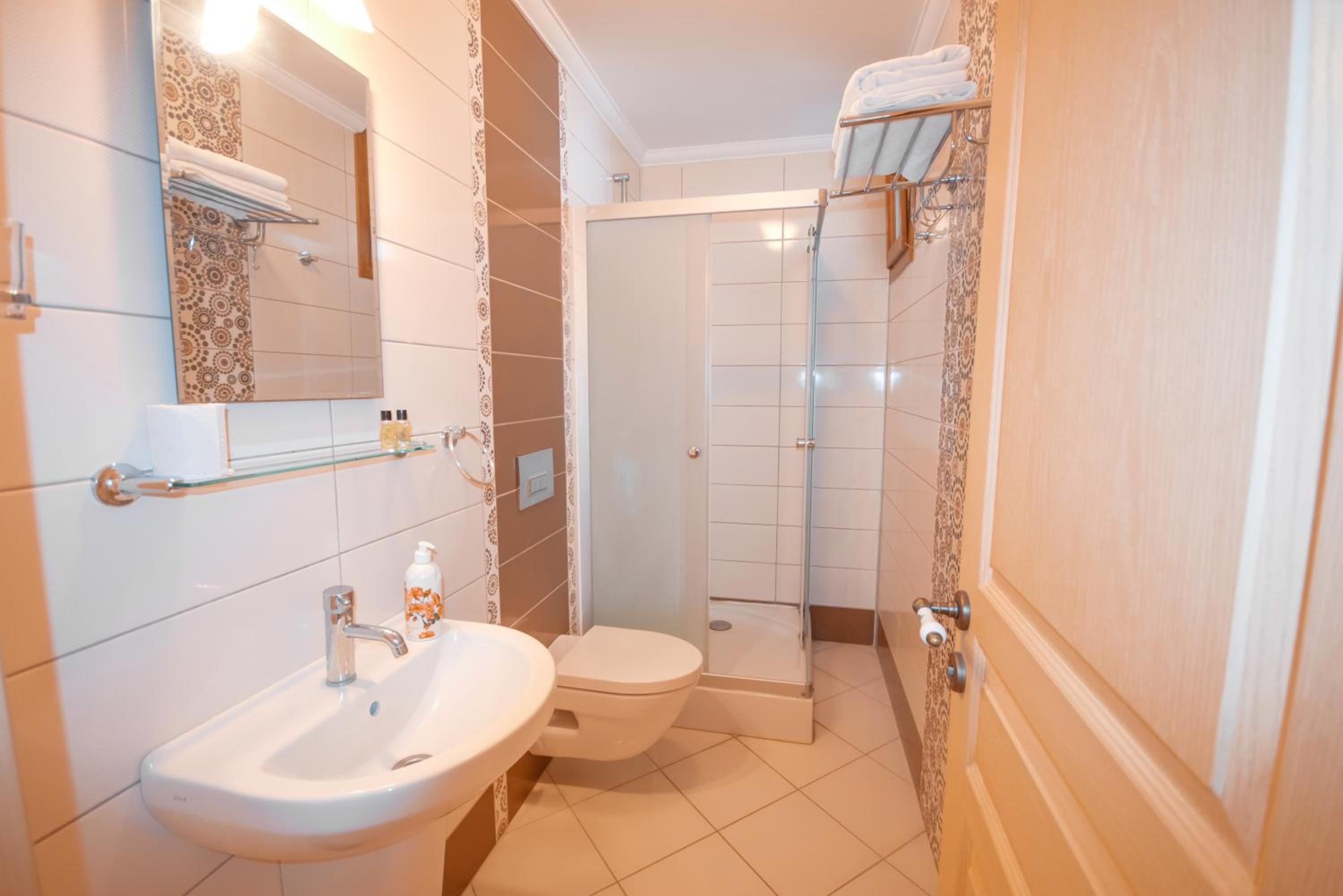 Large Double Room photo 3