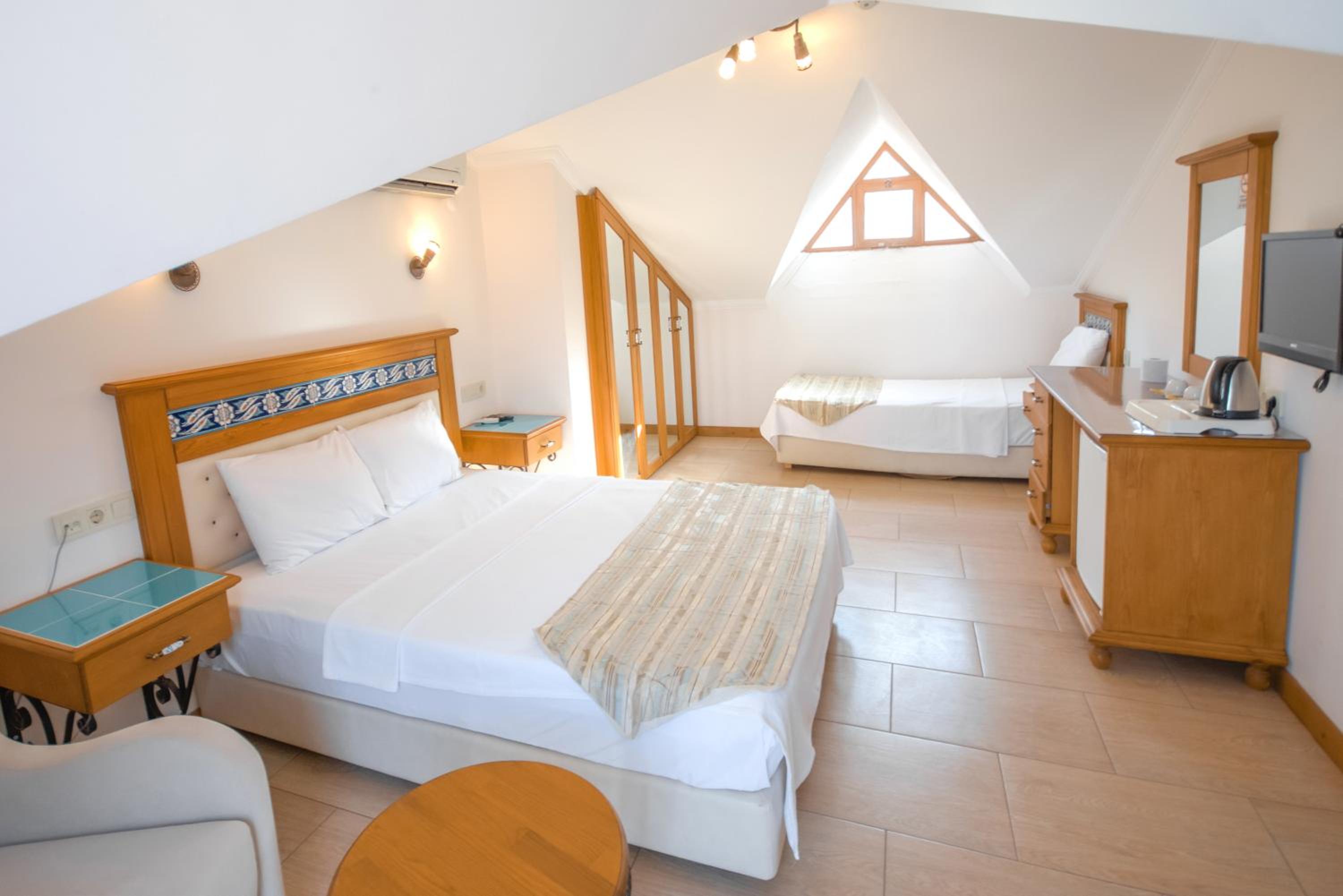 Triple Room with Balcony photo 1