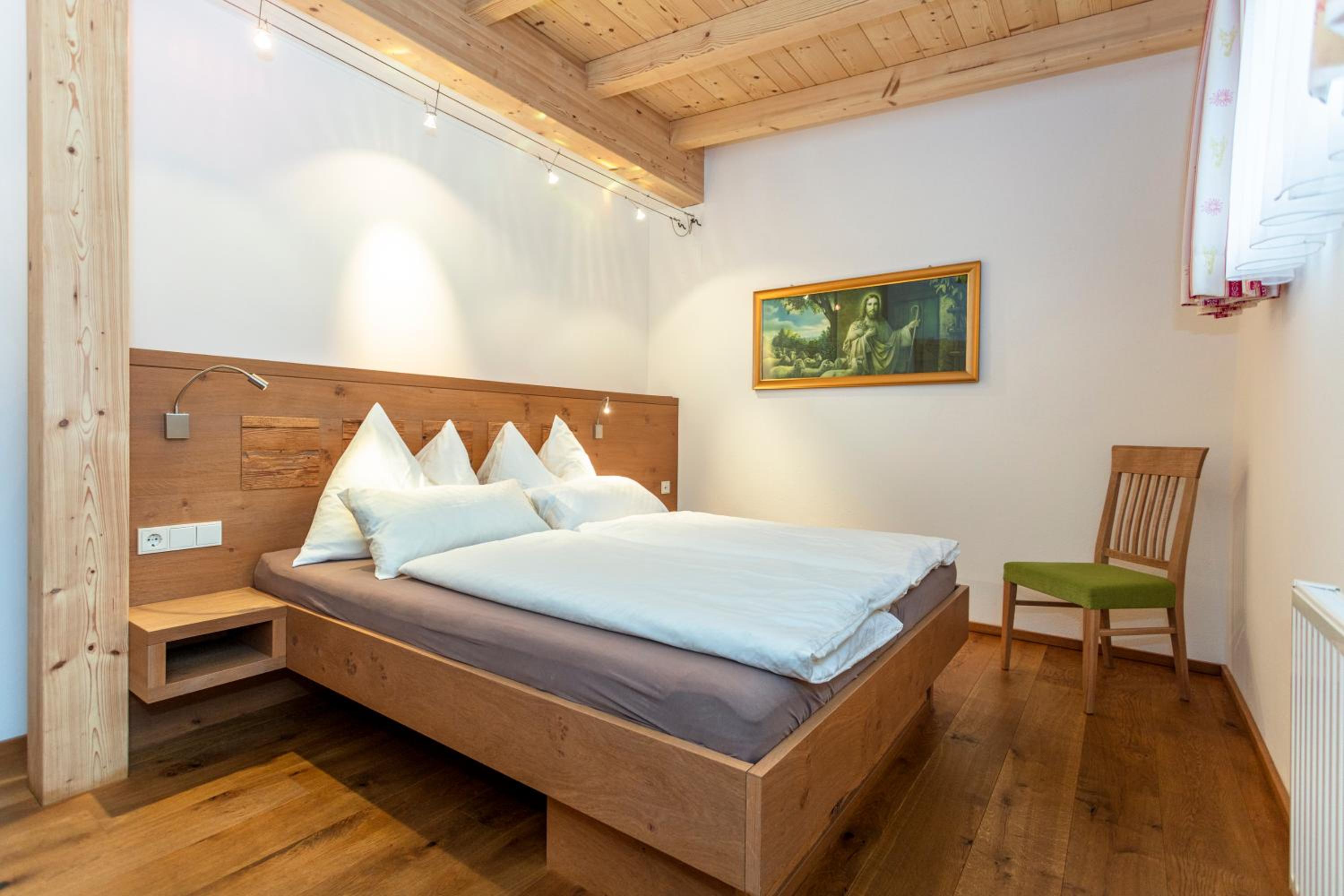Two-Bedroom Apartment with Balcony photo 1