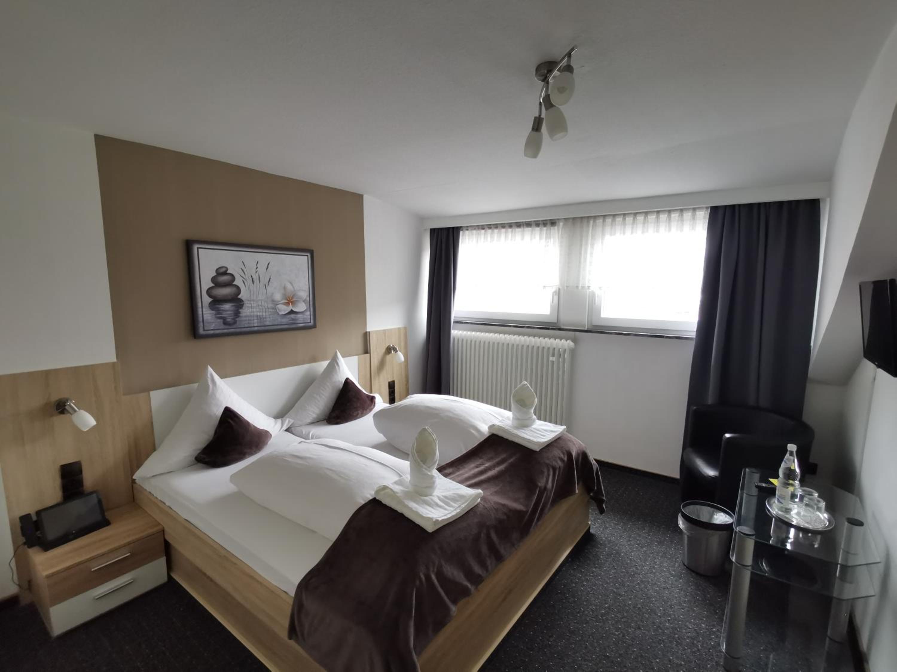 Small Twin Room photo 1