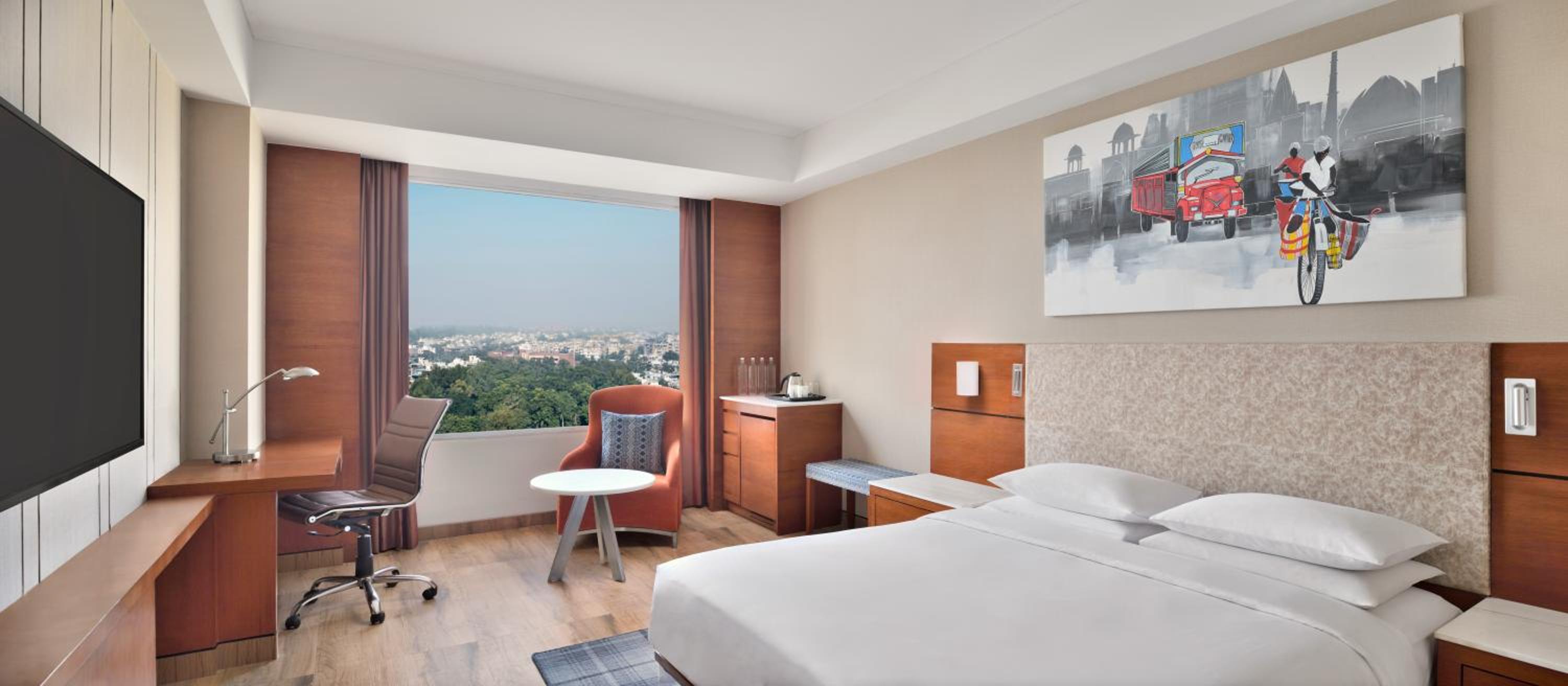 King Room with Pool View - Photo 1