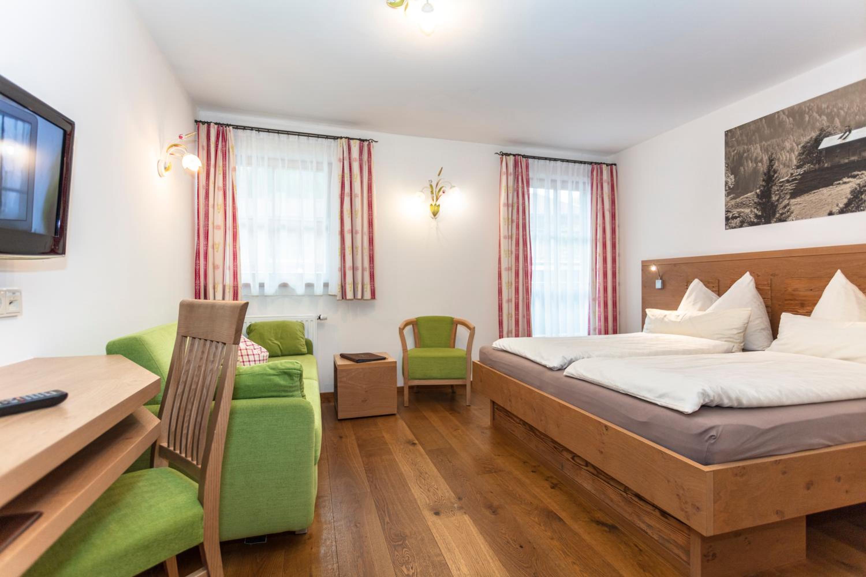 Double Room with Balcony photo 2