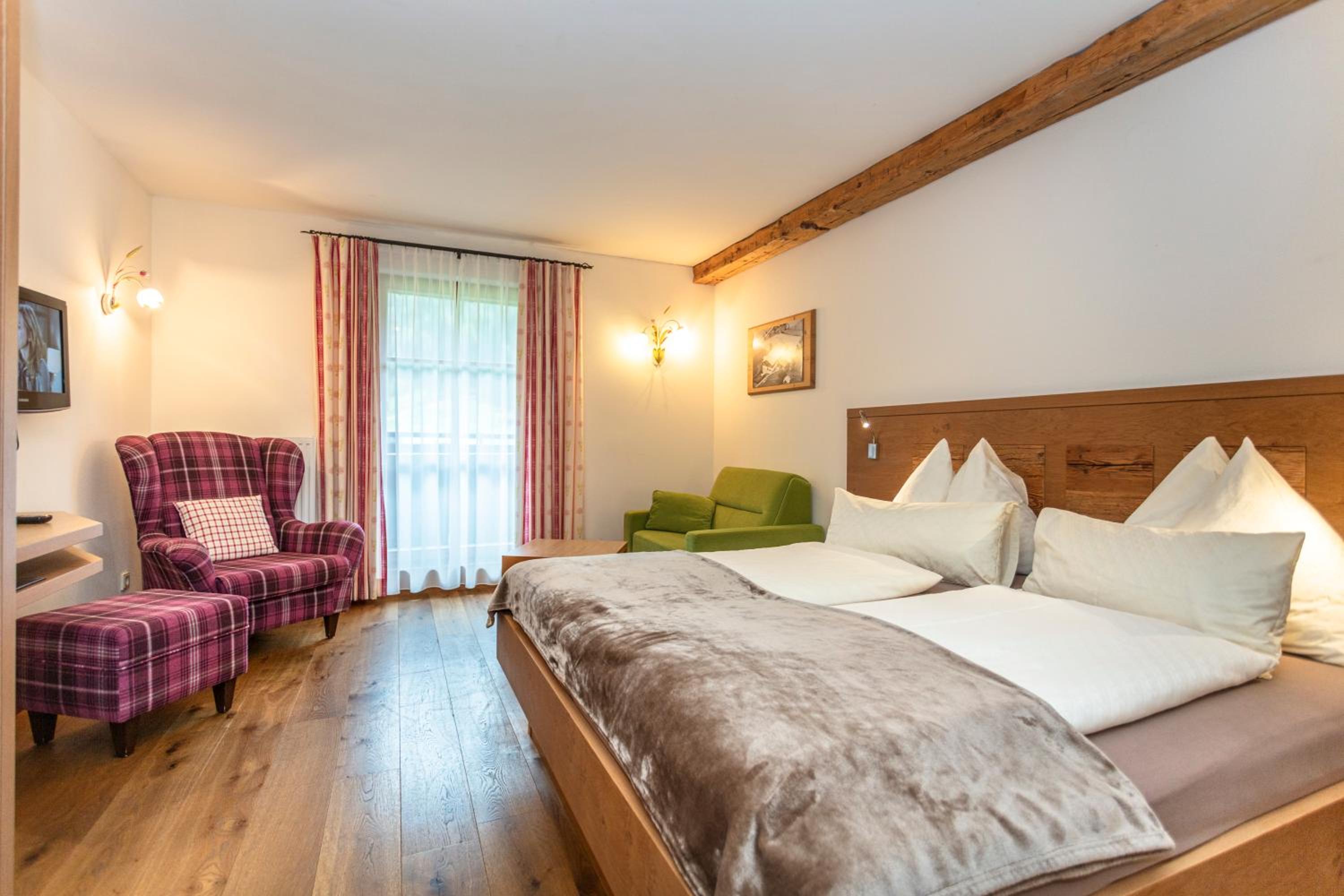 Large Double Room photo 2