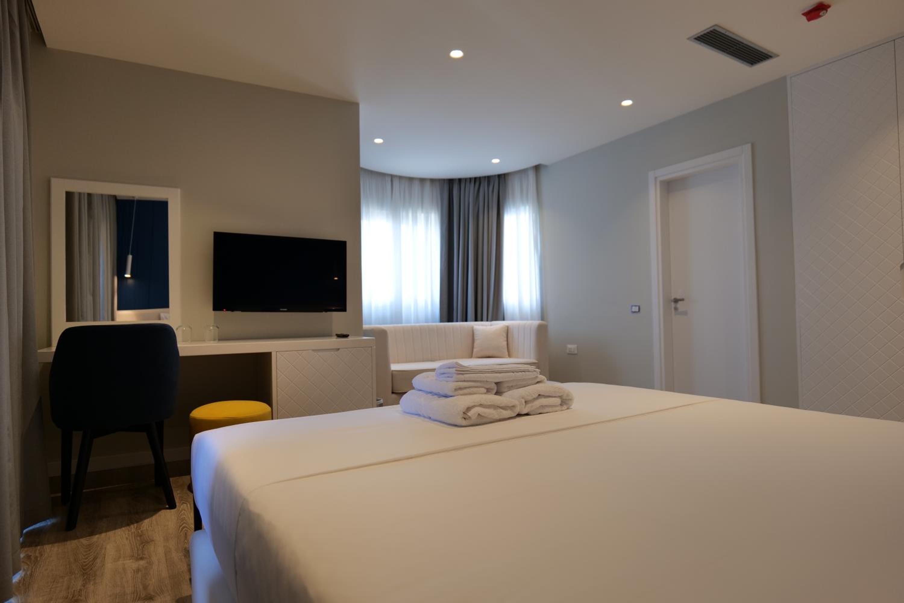 Suite with Balcony photo 3