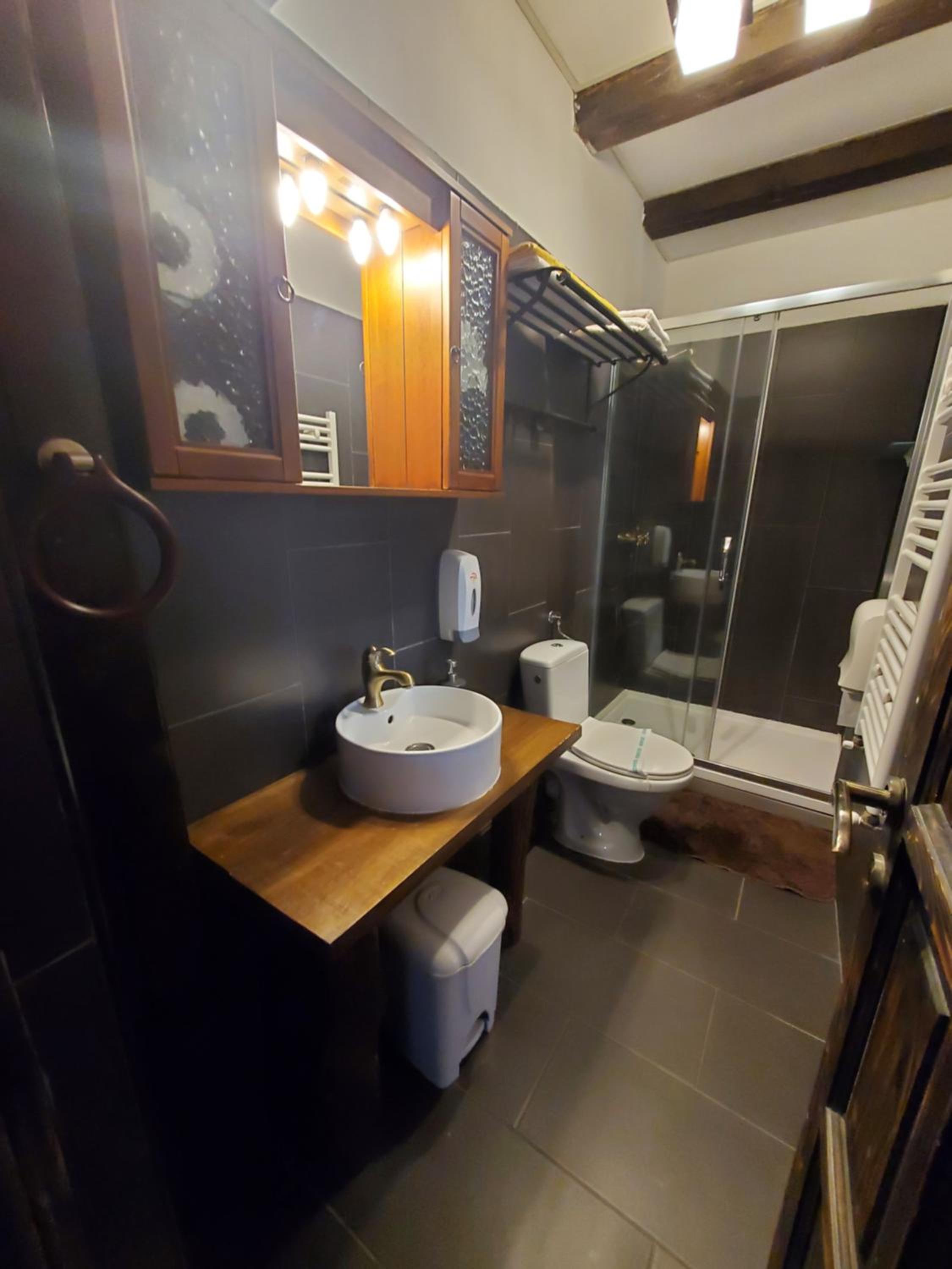 Standard Double Room - Photo 5