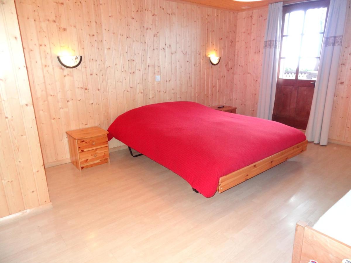 Triple Room with Shared Bathroom photo 2