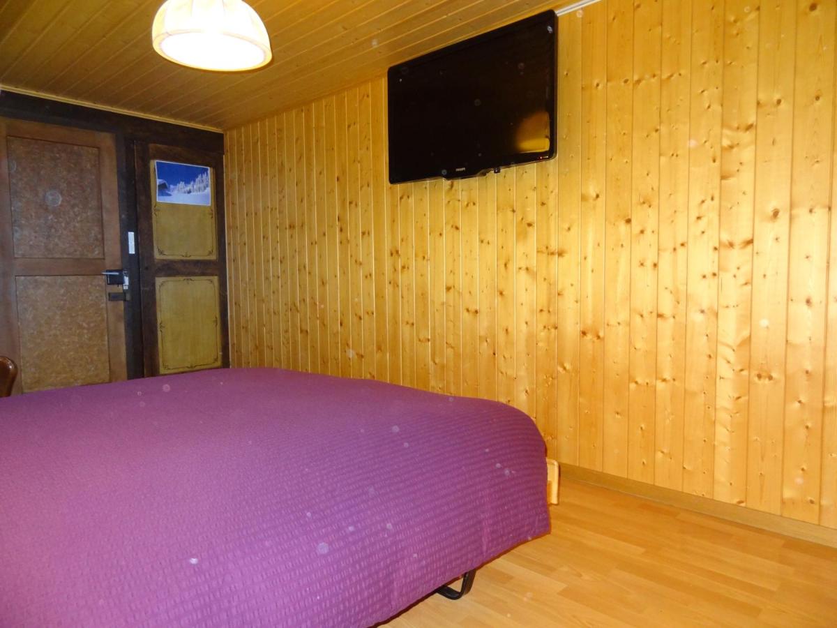 Standard Double Room with Shared Bathroom photo 3