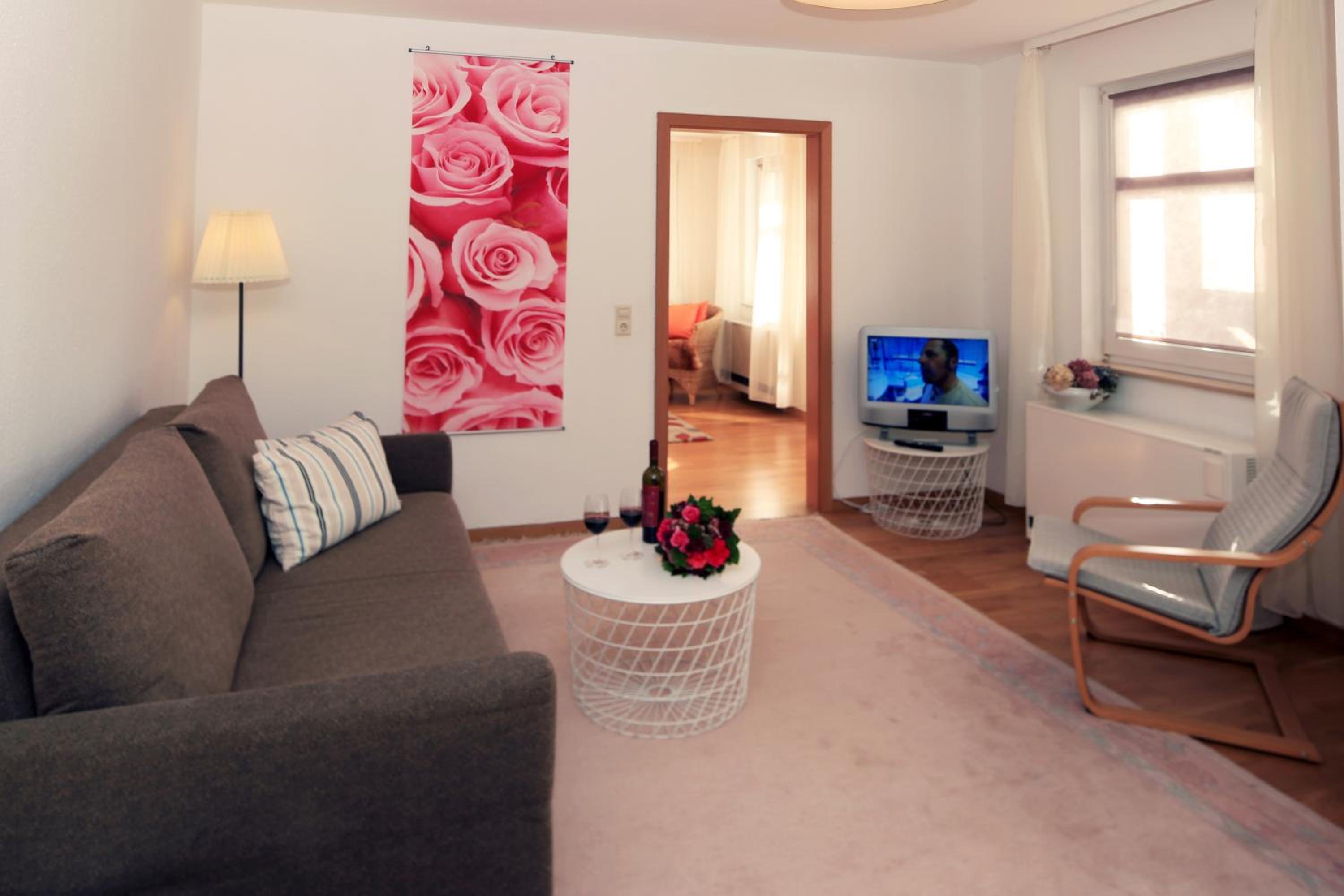 One-Bedroom Apartment with Garden photo 3