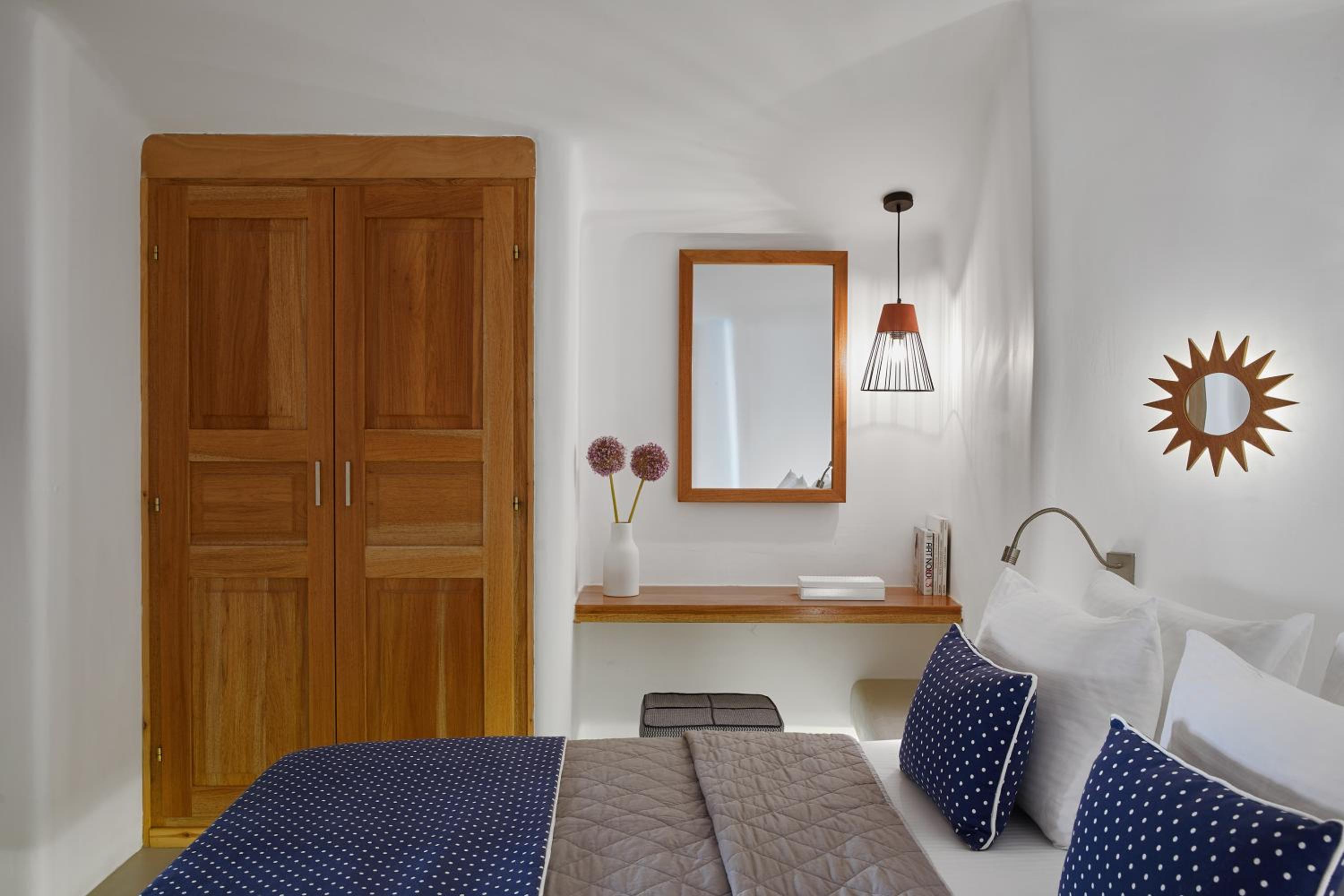 Senior Villa with Outdoor Plunge Pool and Caldera View
