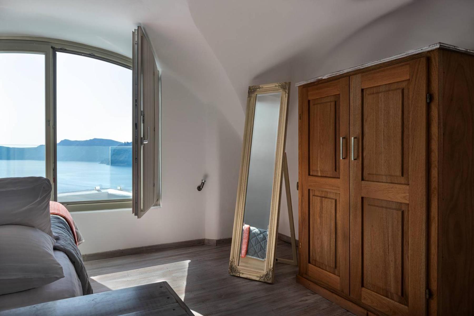 Premium Suite with Outdoor Hot Tub and Caldera View