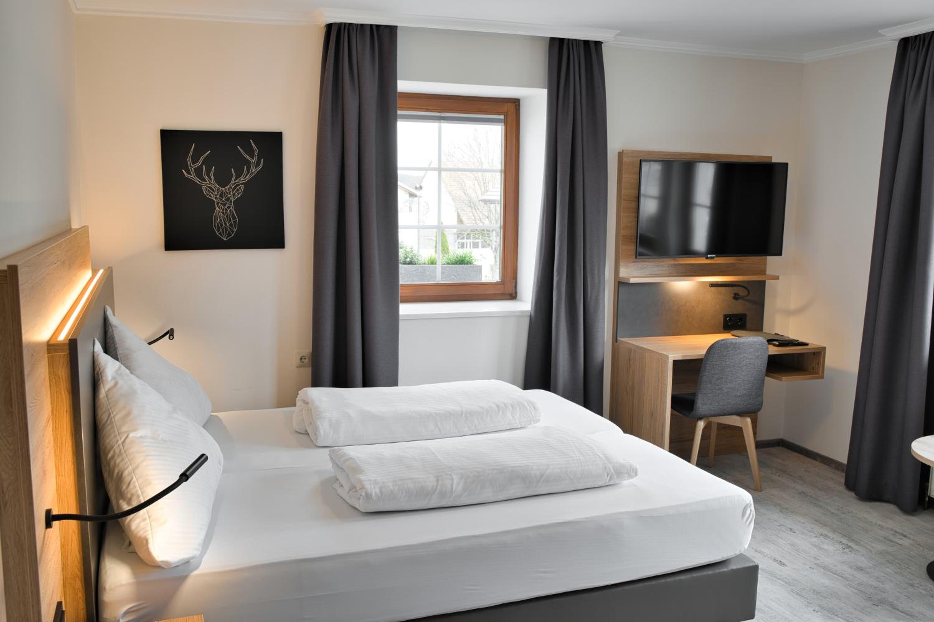 Double or Twin Room - Photo 3