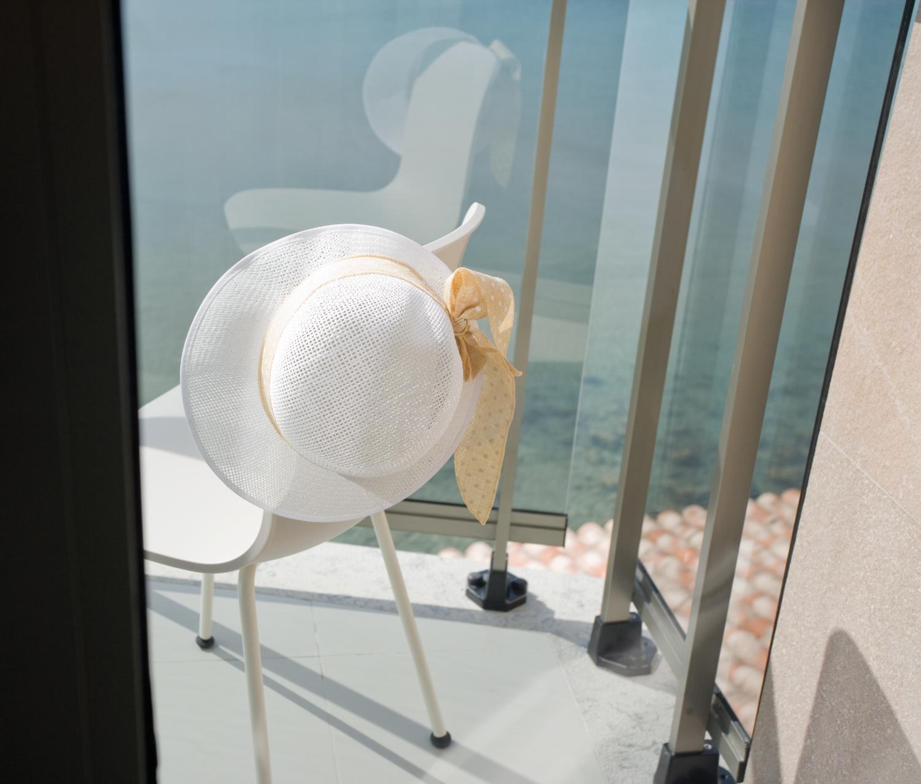 Double Room with Sea View - Photo 14