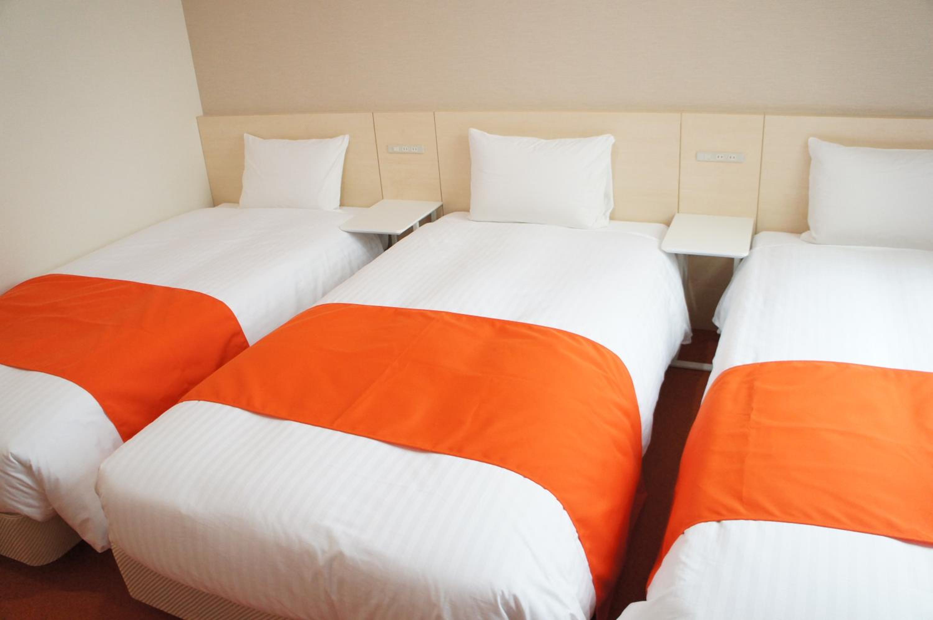 Triple Room - Non-Smoking photo 2