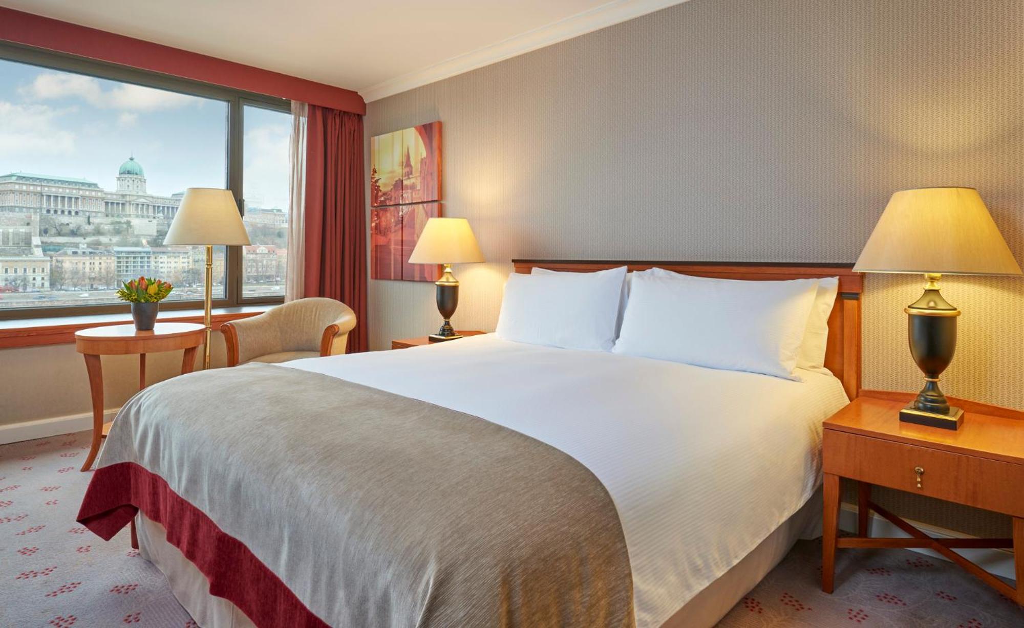 Classic Queen Room with River View - Photo 1