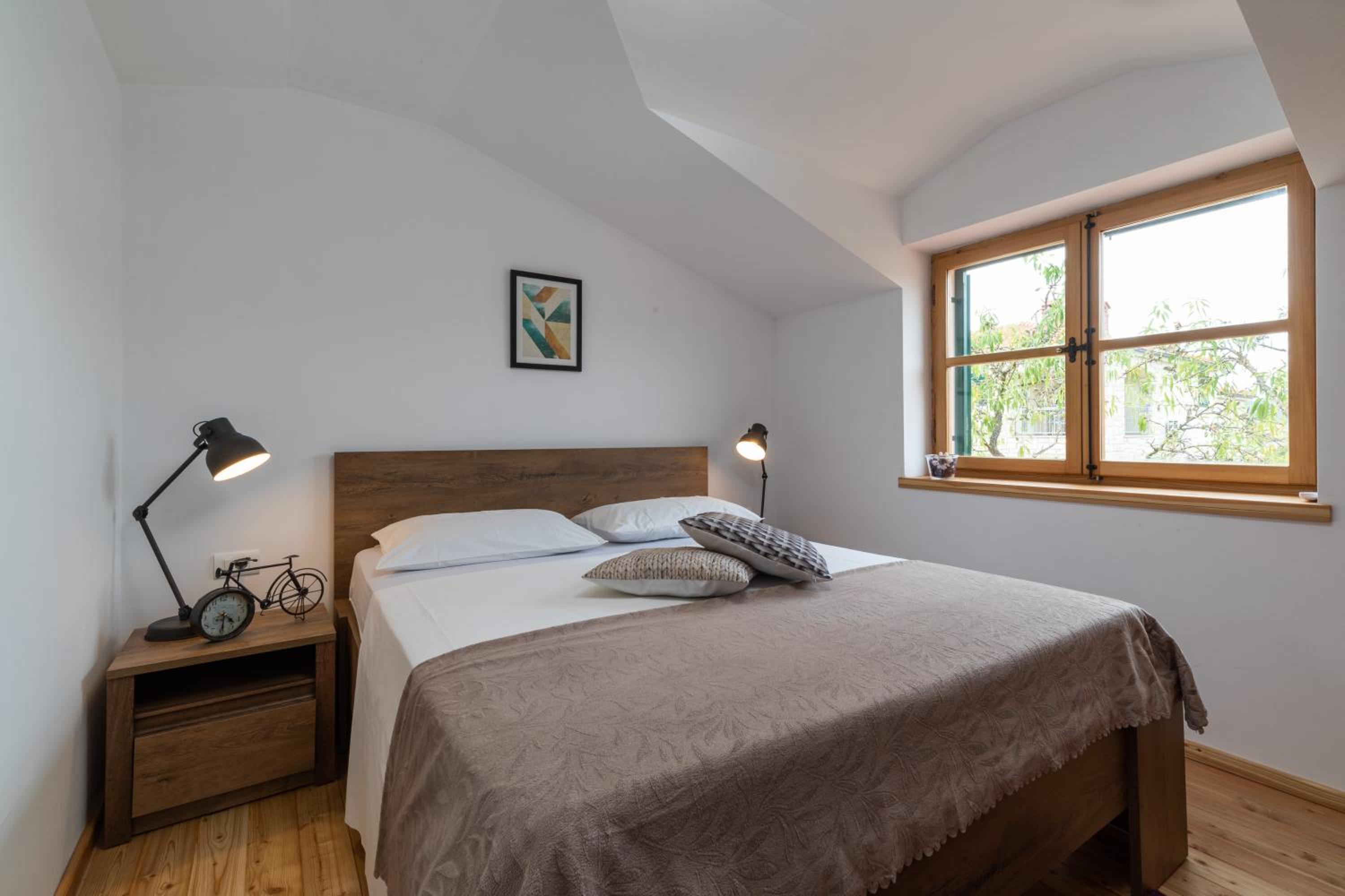 One-Bedroom House photo 1