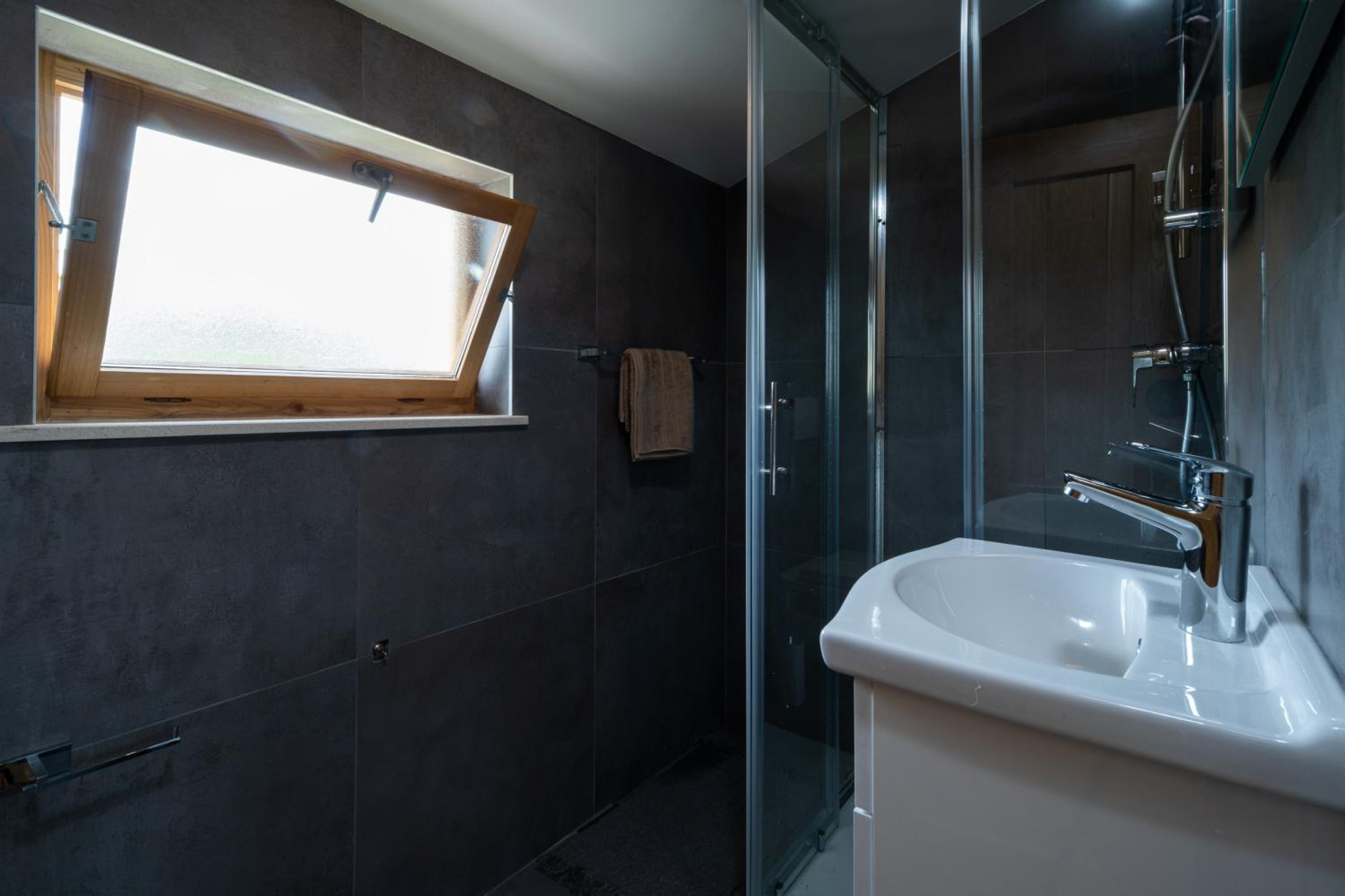 One-Bedroom House photo 3