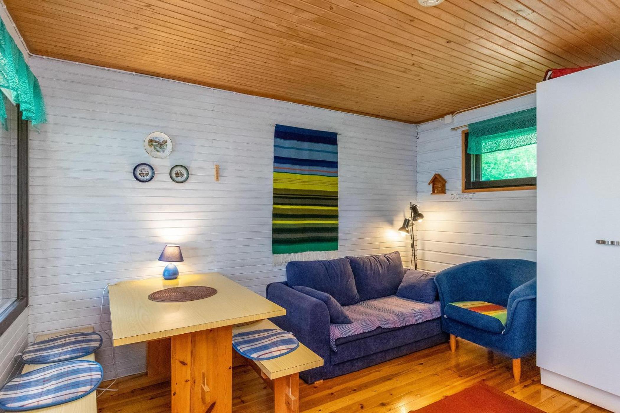 One-Bedroom House - Photo 11