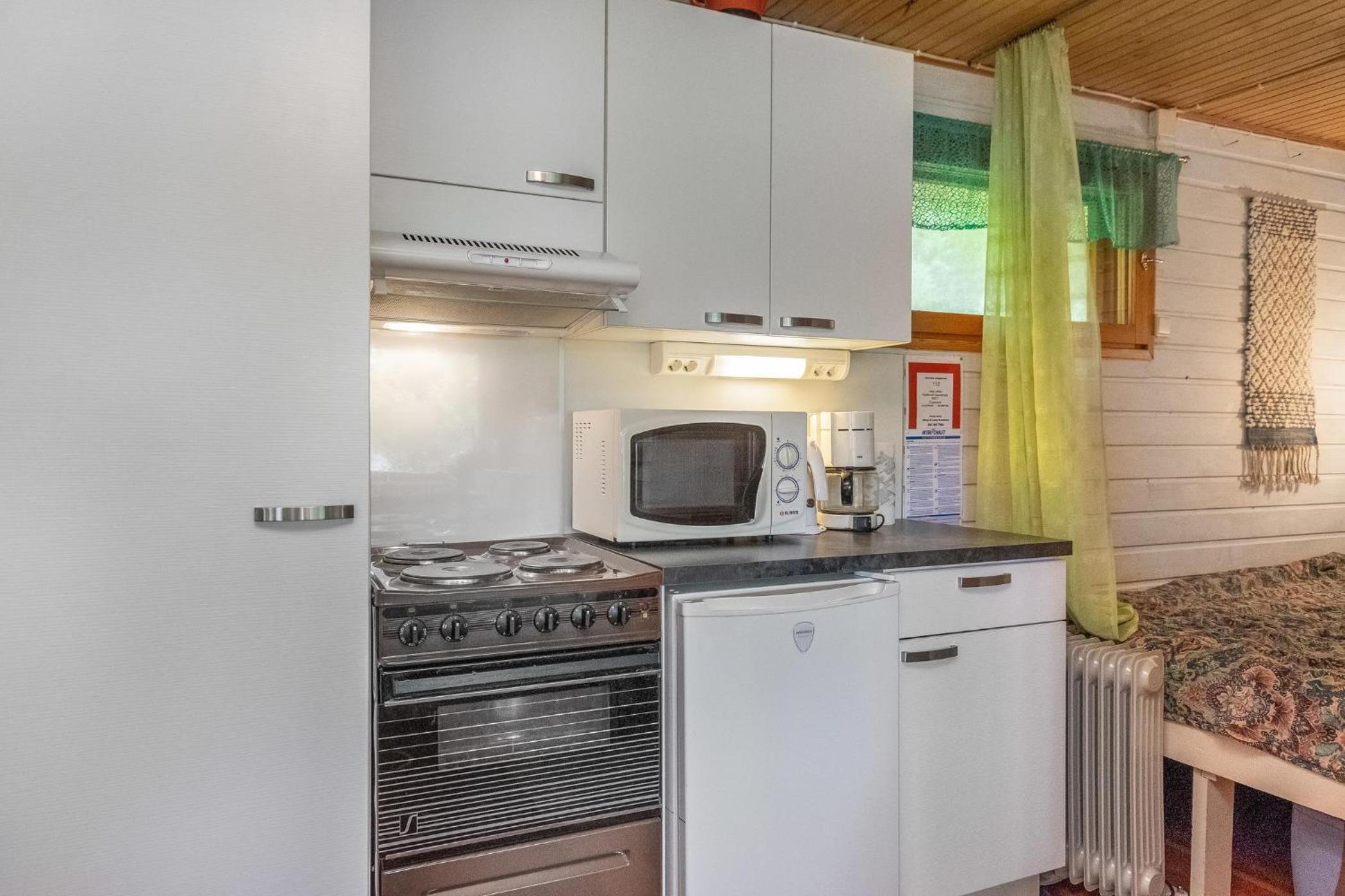 One-Bedroom House - Photo 12