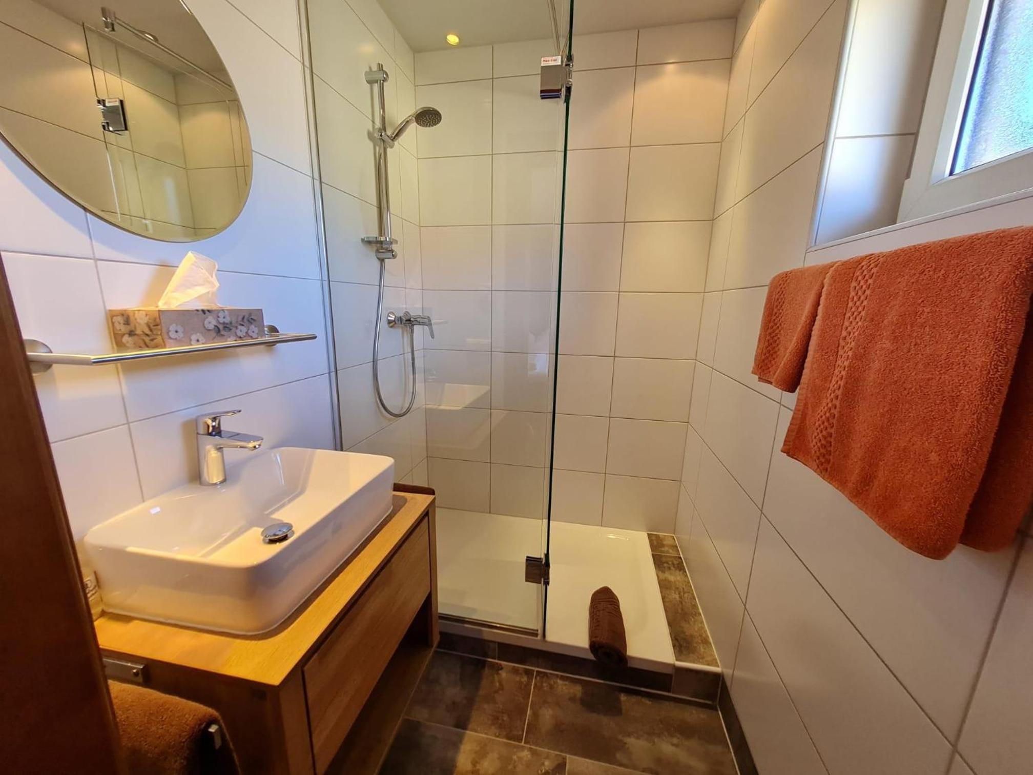 Double Room with Shower - Photo 13