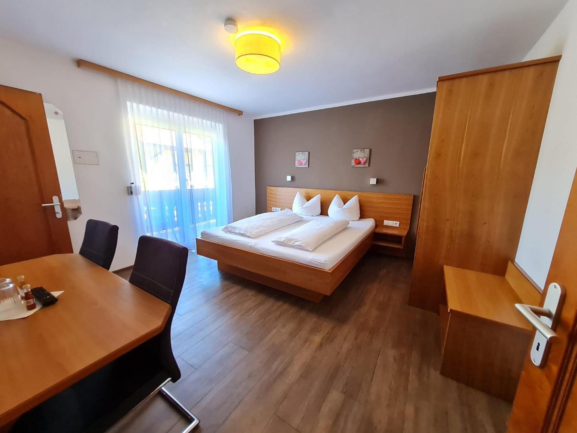 Double Room with Shower - Photo 19