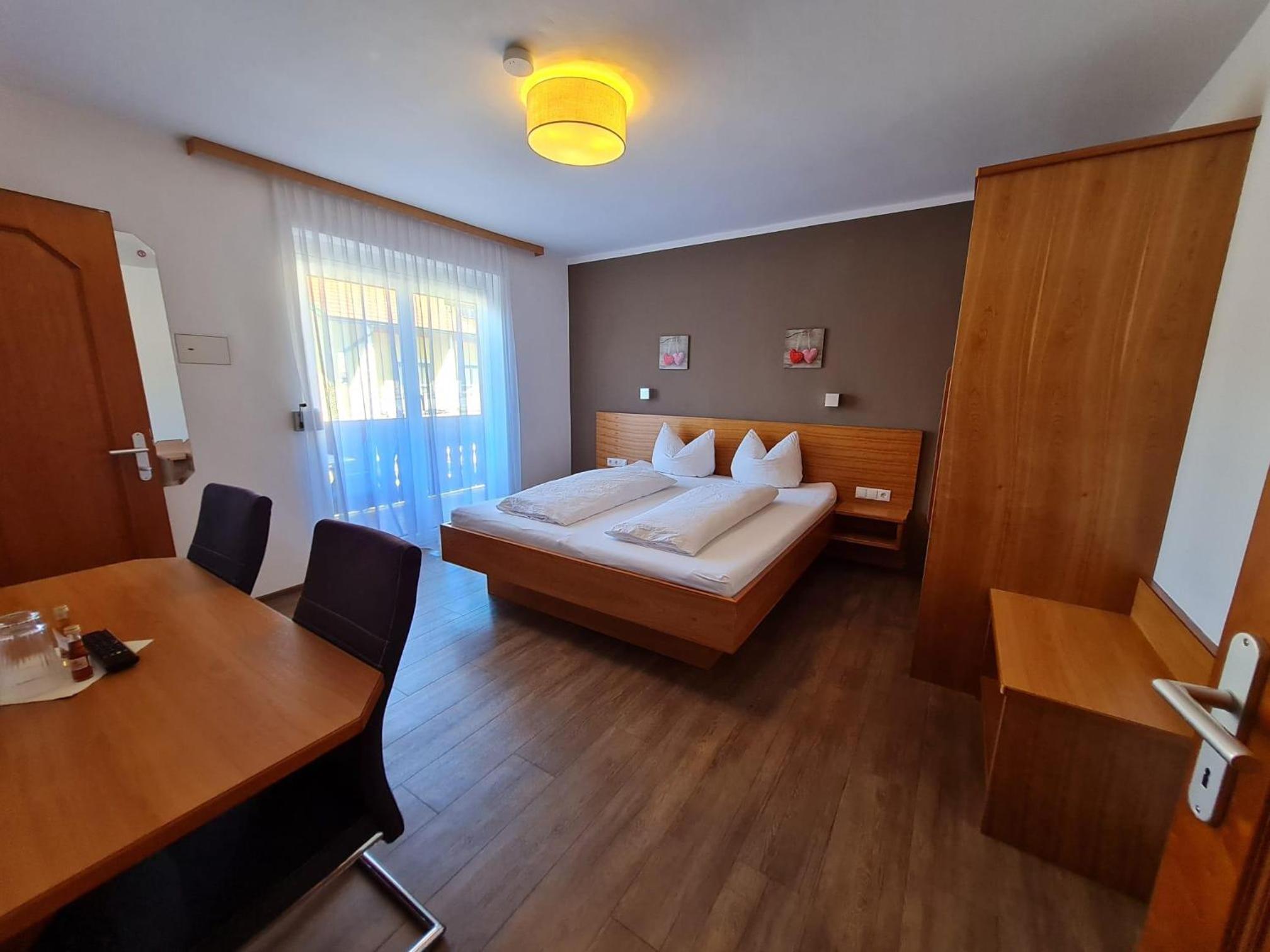 Double Room with Shower - Photo 1