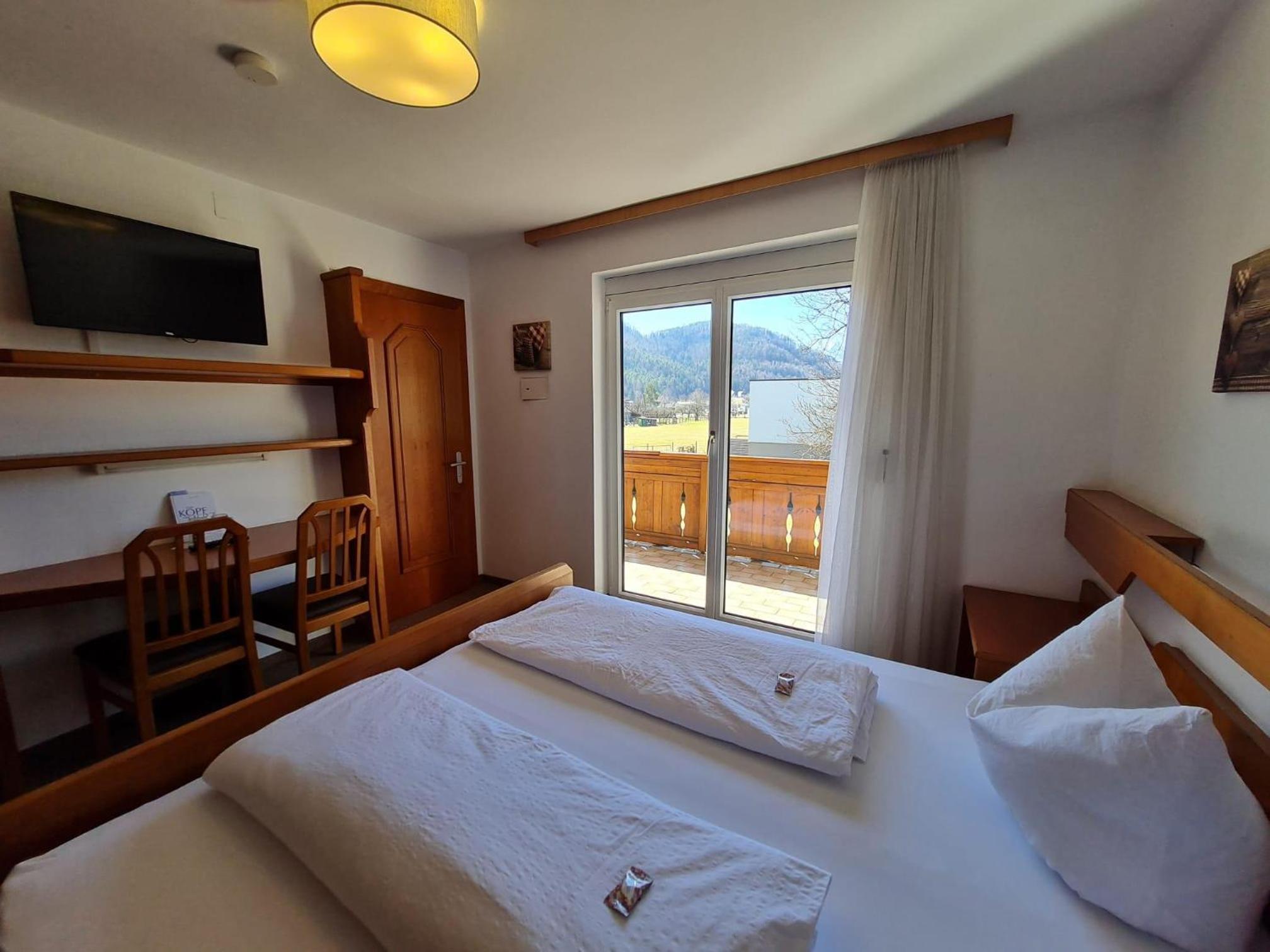 Double Room with Shower - Photo 23
