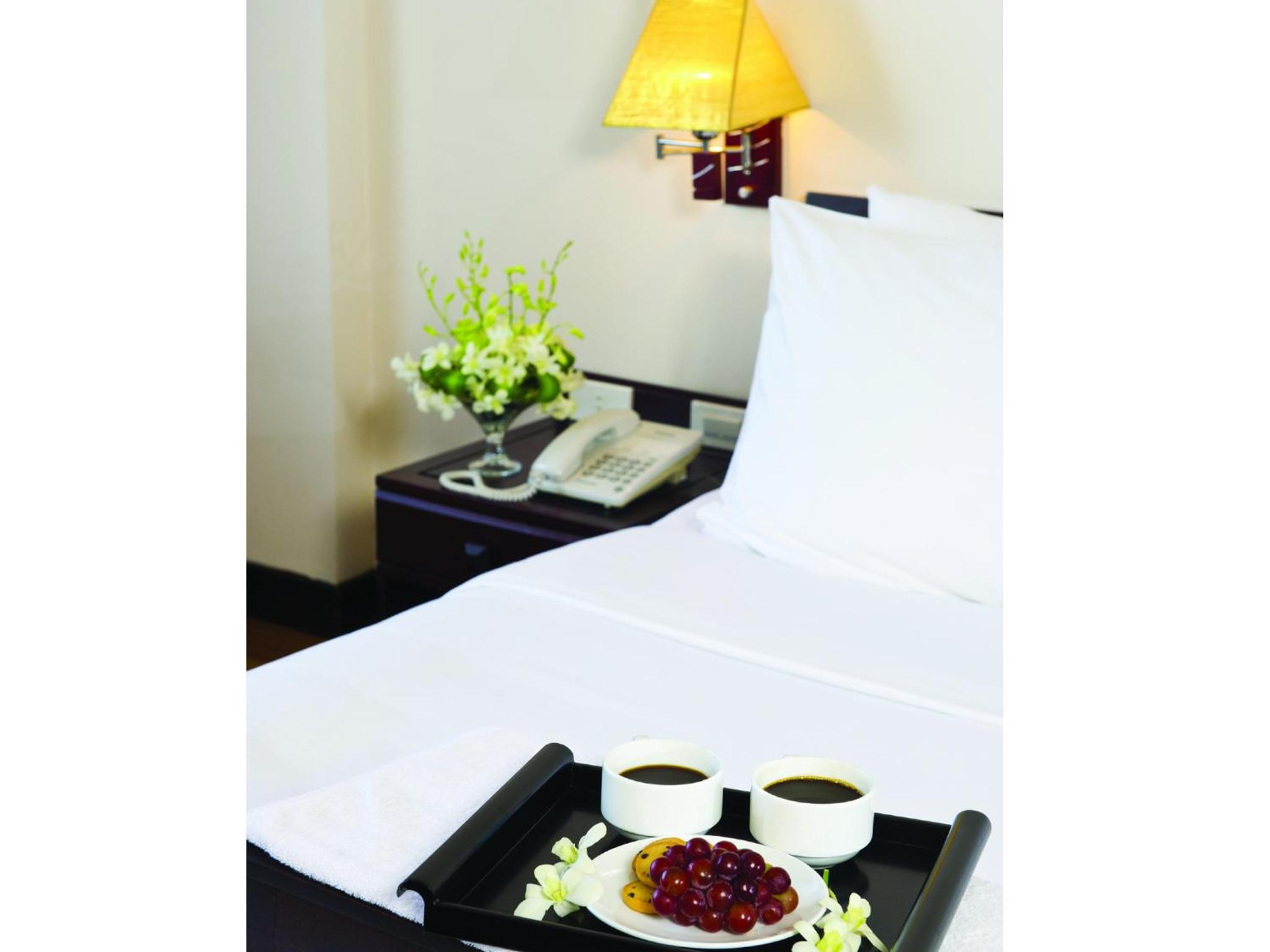 Deluxe Double Room with Balcony - Photo 4
