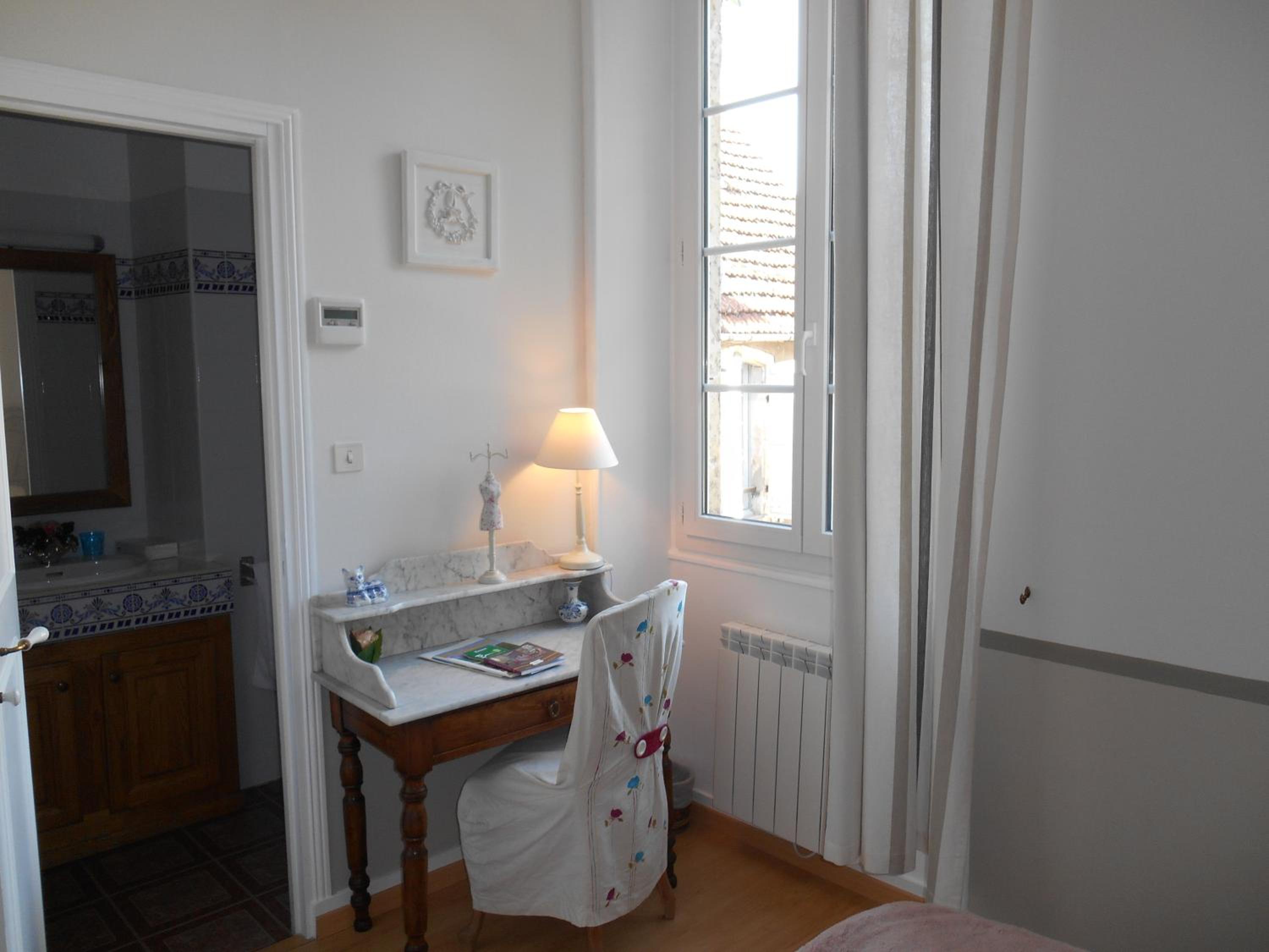 Small Double Room photo 1