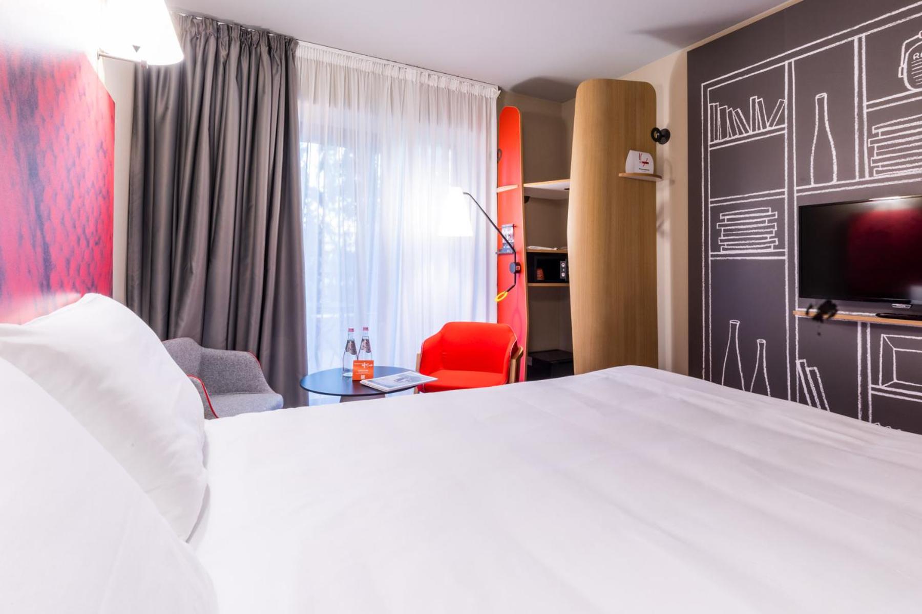 Superior Double Room with Balcony - Photo 4