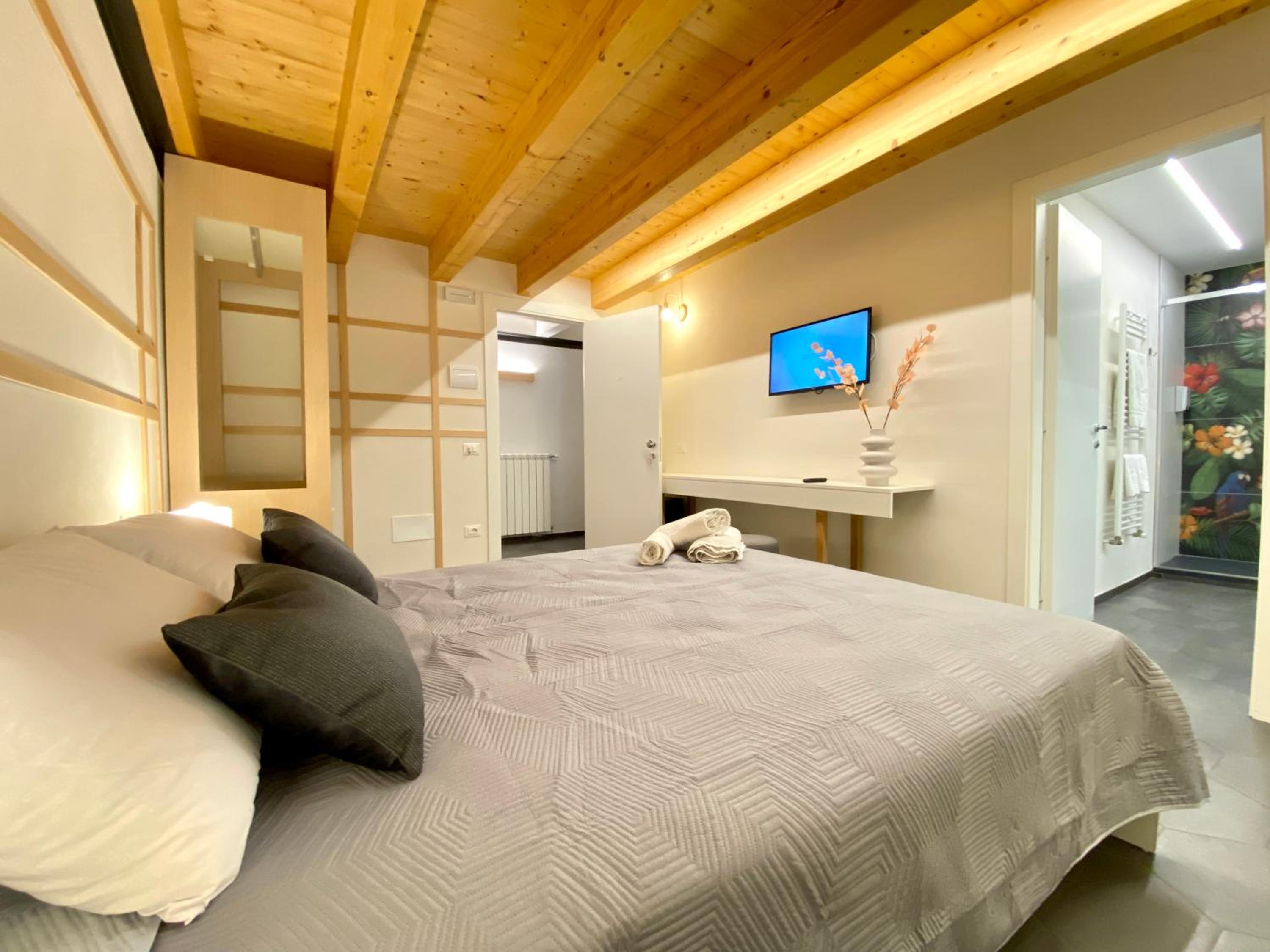 Double Room with Private Bathroom - Photo 4