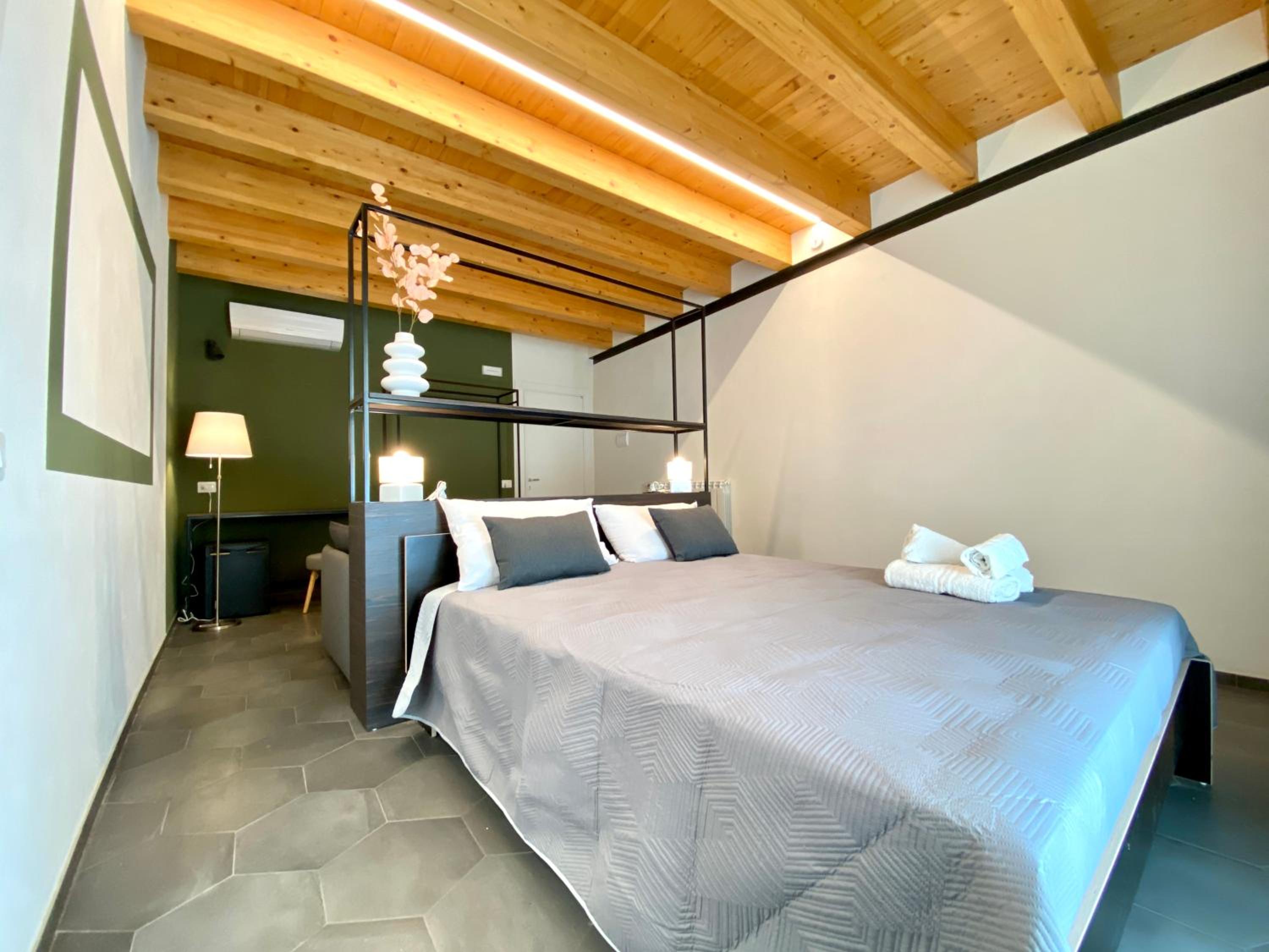 Quadruple Room with Private Bathroom photo 2