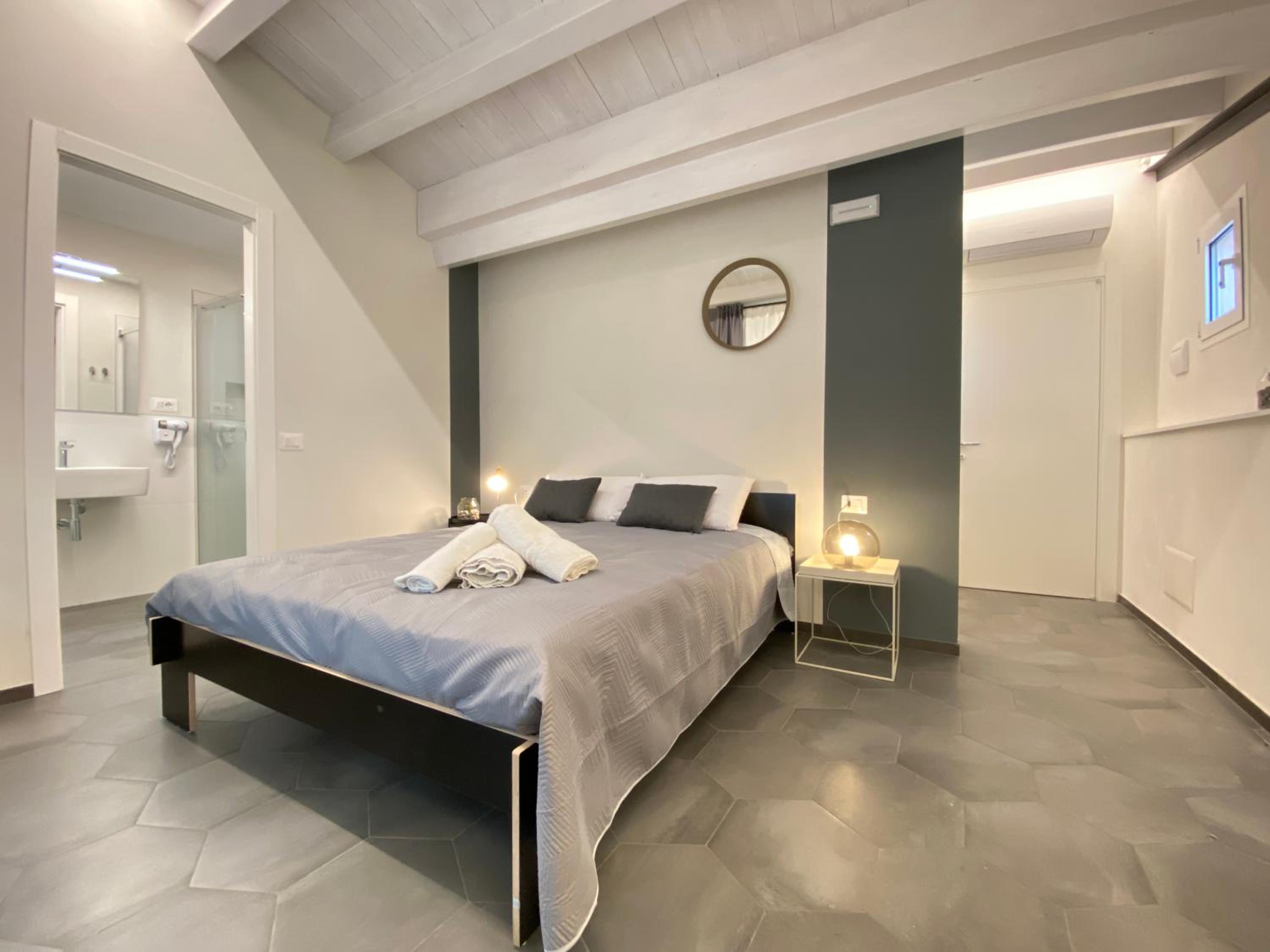 Double Room with Private Bathroom photo 3
