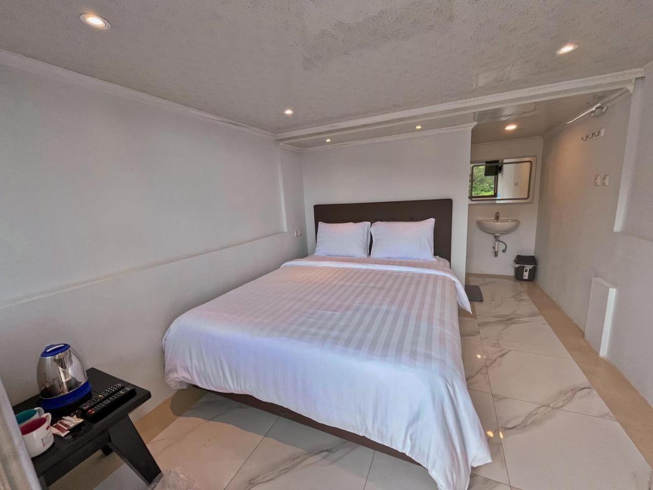 Queen Room with Garden View photo 1