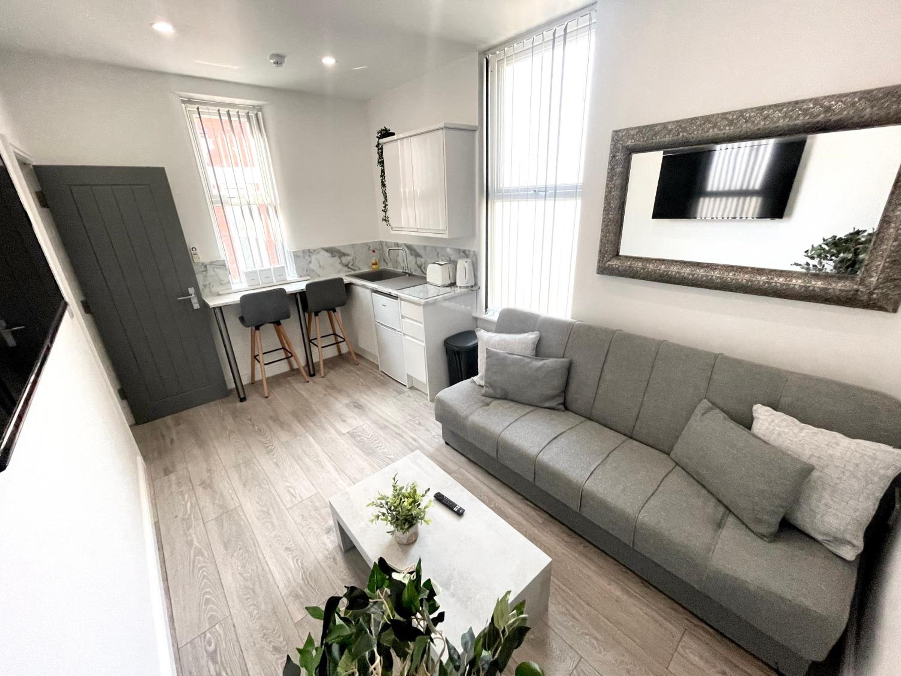 standard suite with spa bath  - Photo 5