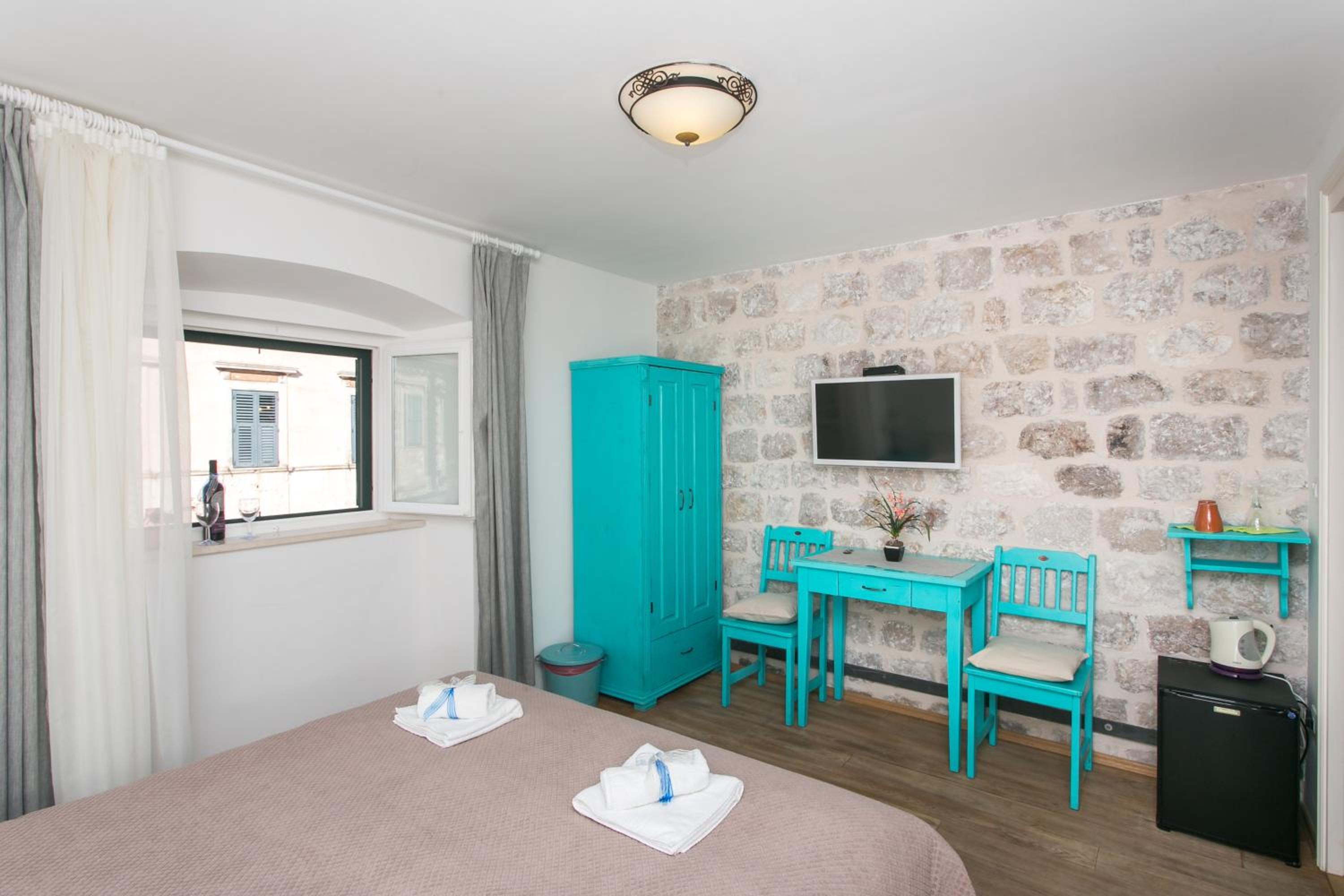 Twin Room with City View (Third floor) photo 2