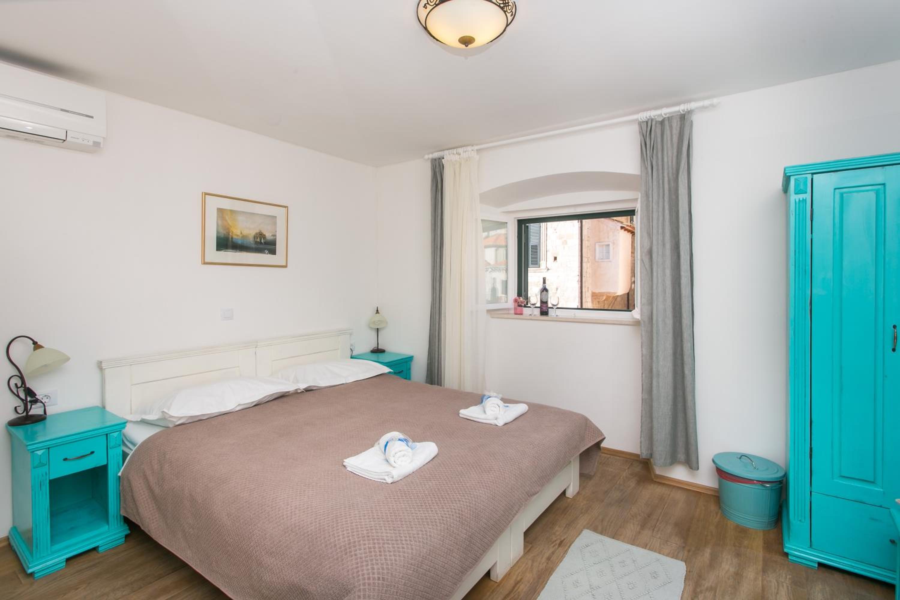 Twin Room with City View (Third floor)