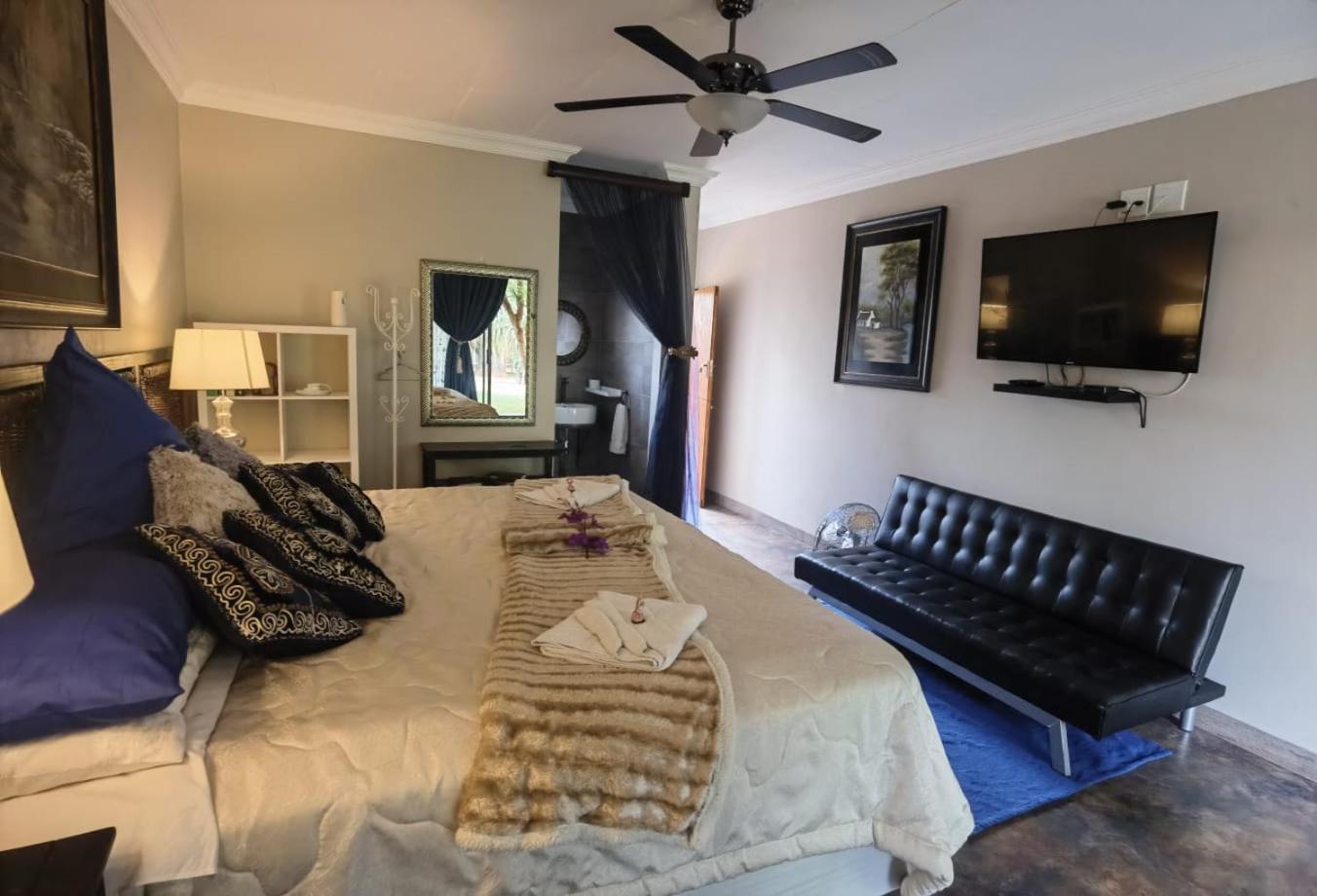Budget Double or Twin Room - Photo 12