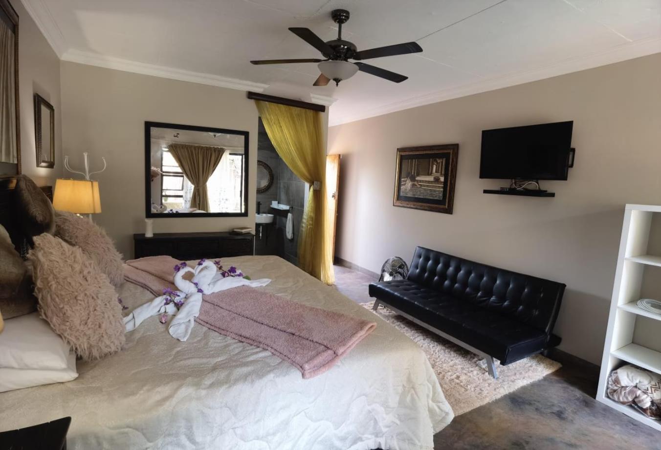 Budget Double or Twin Room - Photo 33